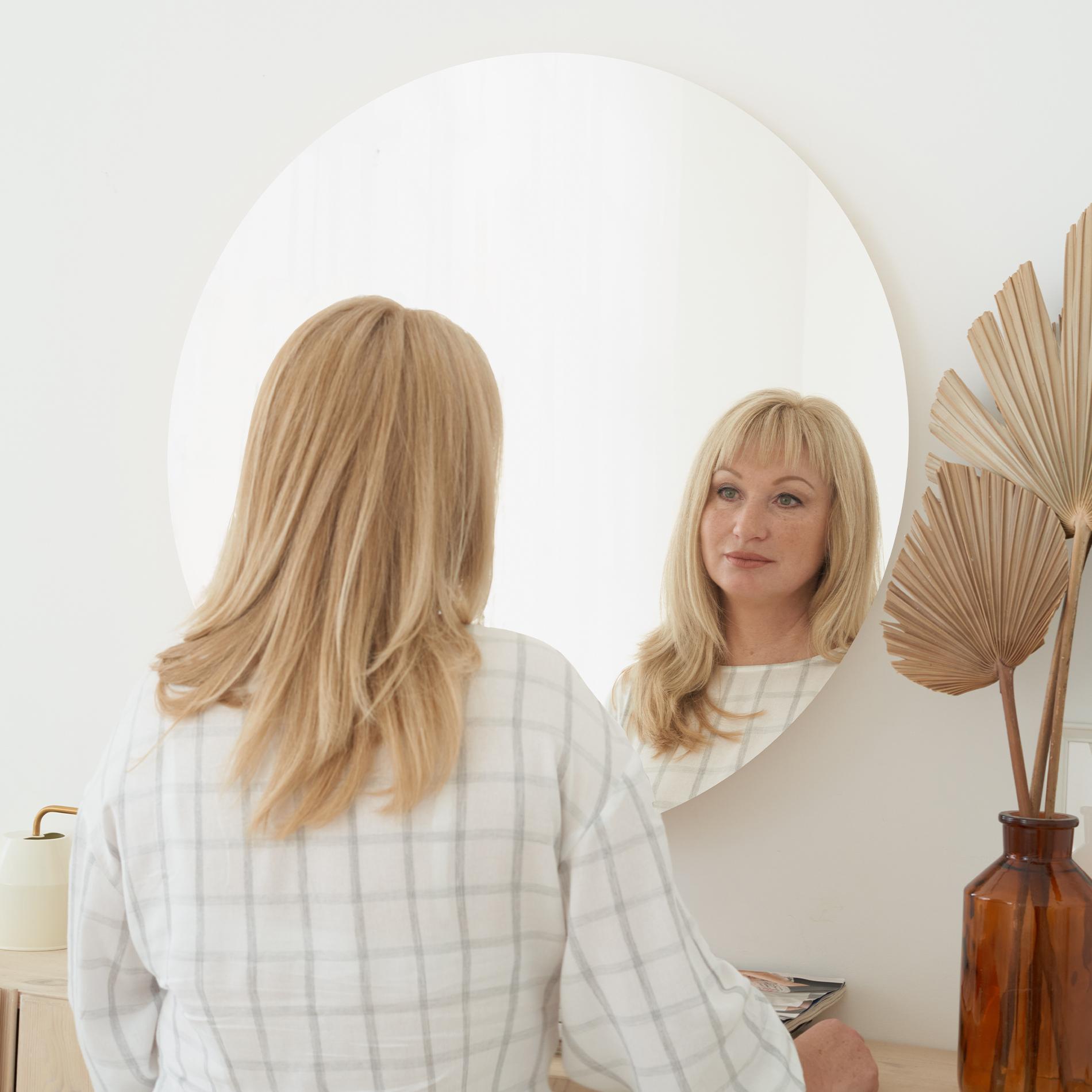 Kerek Tükör mockup 4