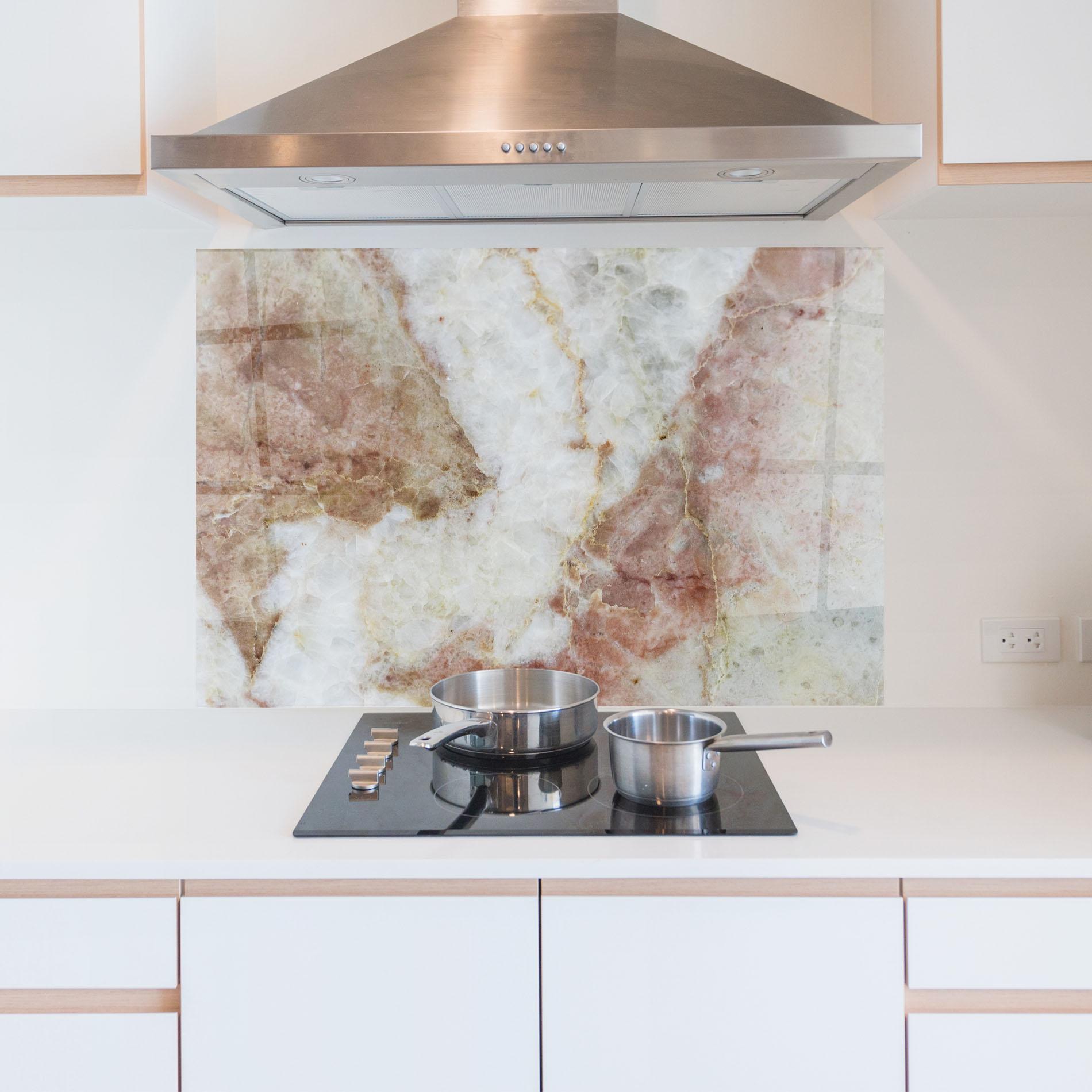 Konyhai üveg hátfal Pink White Marble mockup 5