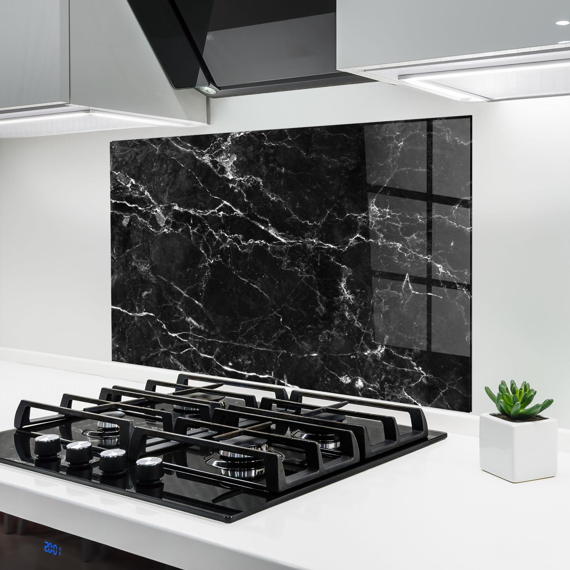Konyhai üveg hátfal Black White Marble mockup 6