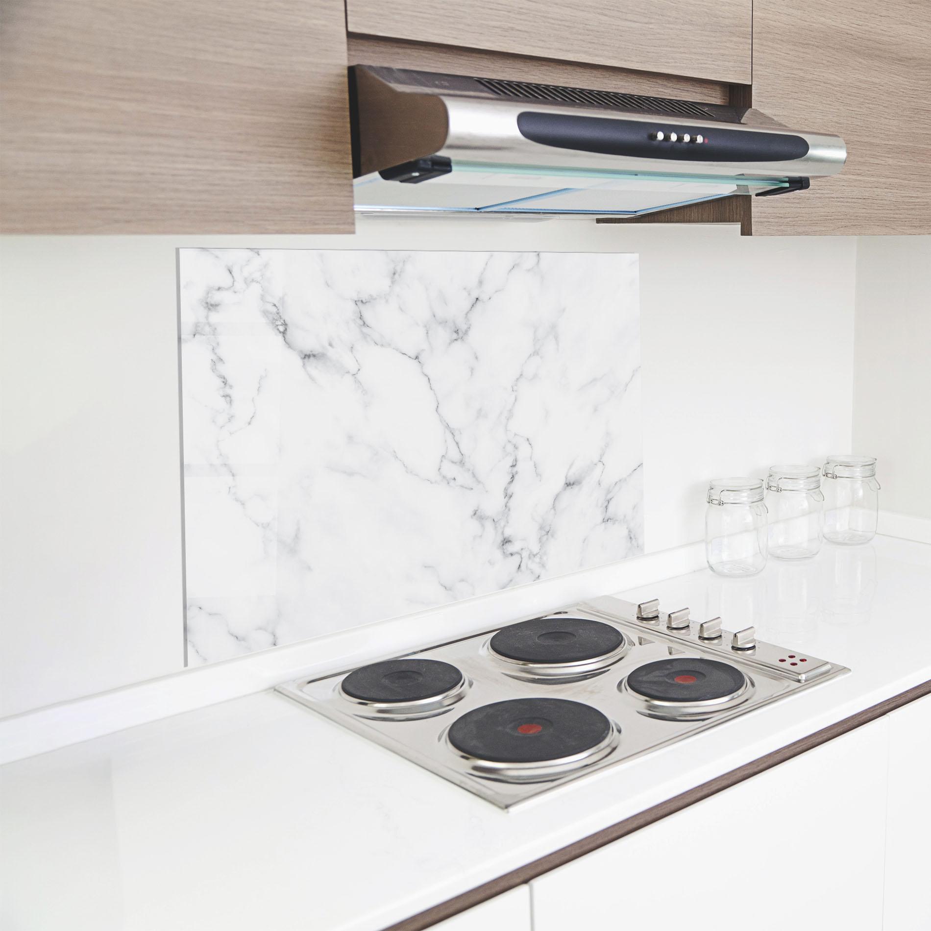 Konyhai üveg hátfal White Marble Texture mockup 8