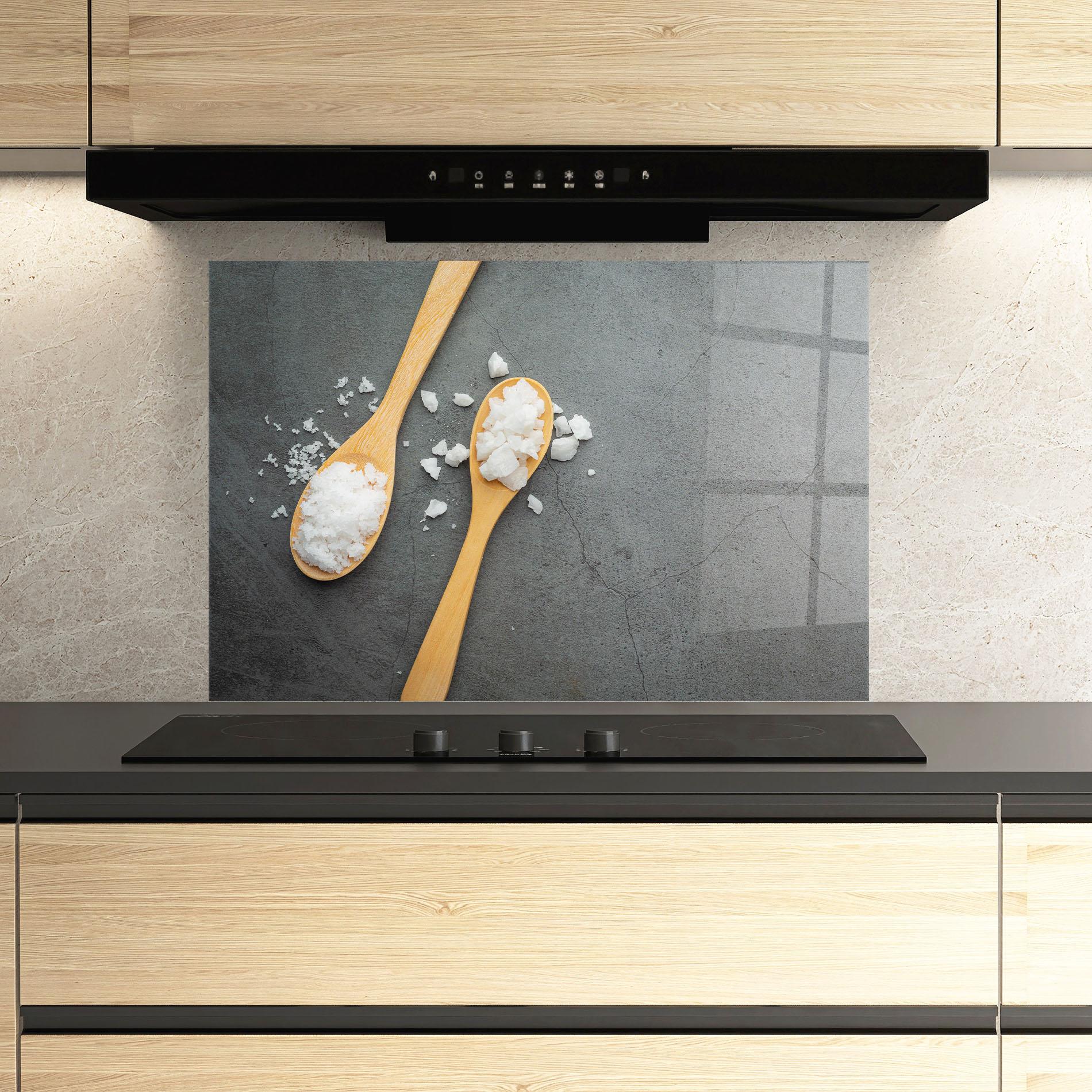 Konyhai üveg hátfal Salt Wooden Spoon mockup 3