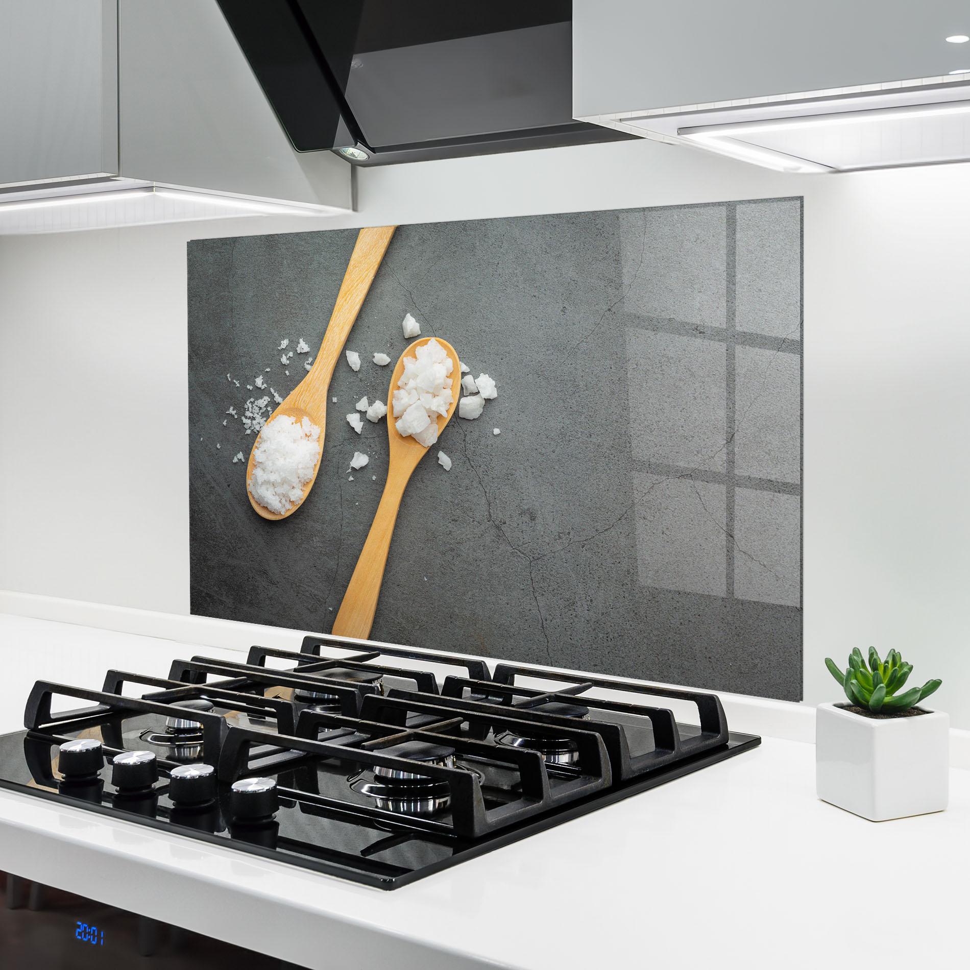 Konyhai üveg hátfal Salt Wooden Spoon mockup 6