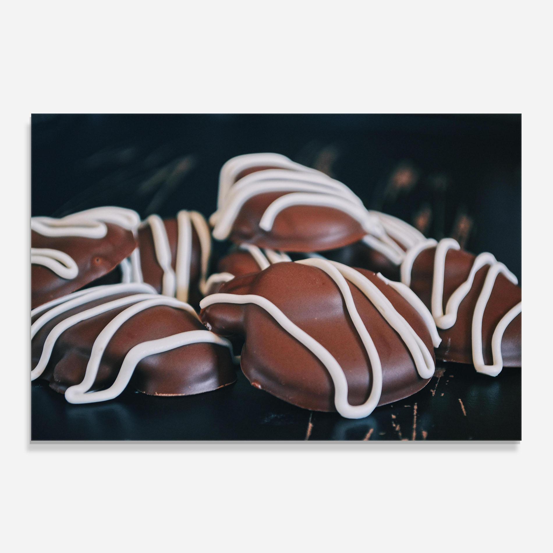 Konyhai üveg hátfal Heart Shaped Chocolate mockup 0