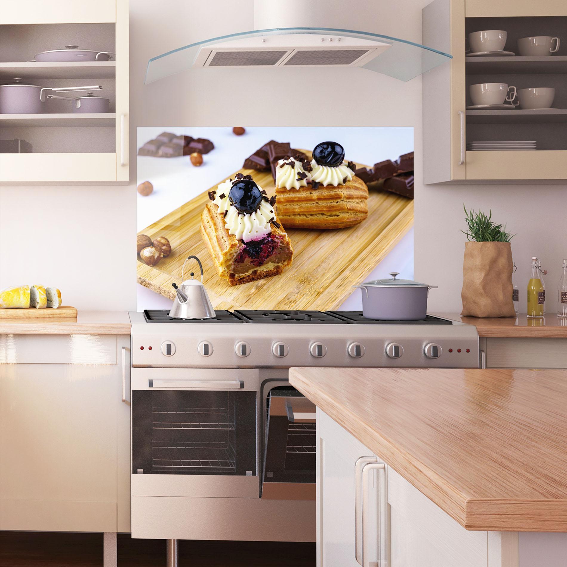 Konyhai üveg hátfal Blueberry Eclair mockup 1