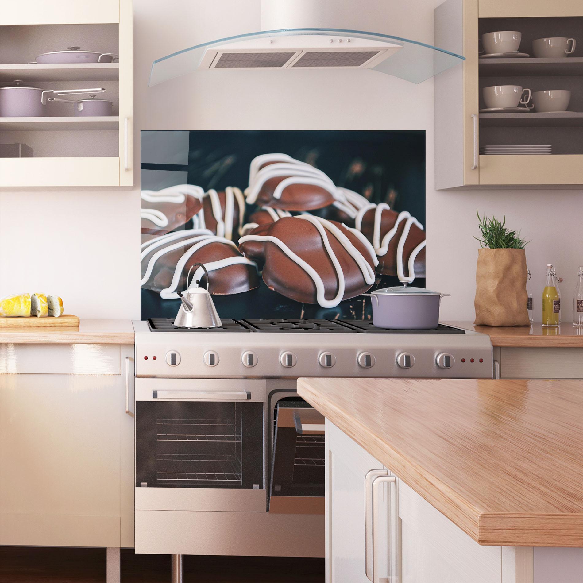 Konyhai üveg hátfal Heart Shaped Chocolate mockup 1