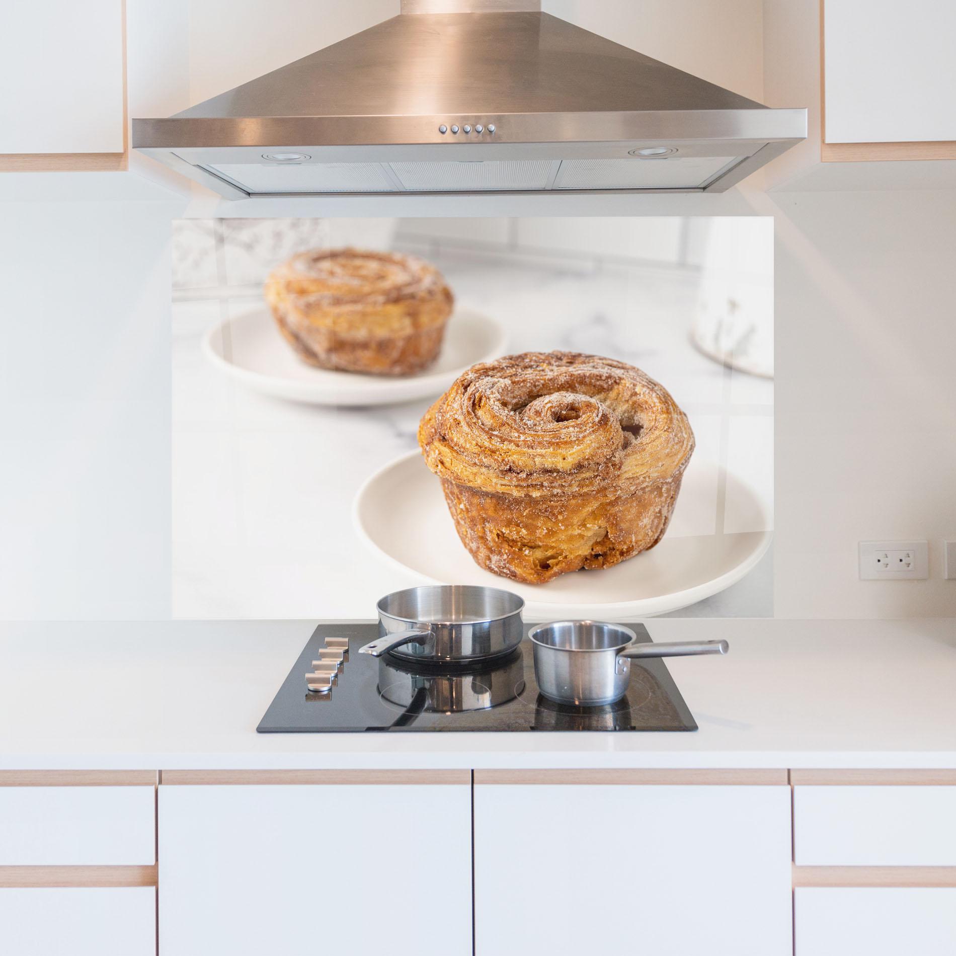 Konyhai üveg hátfal Cinnamon Roll mockup 5