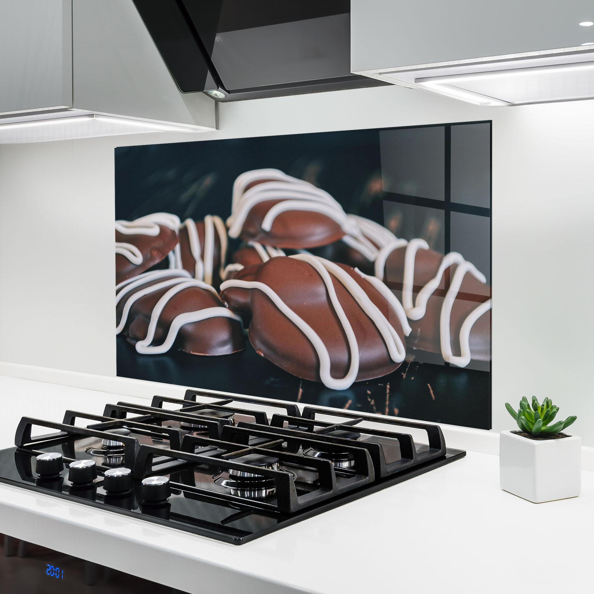 Konyhai üveg hátfal Heart Shaped Chocolate mockup 6