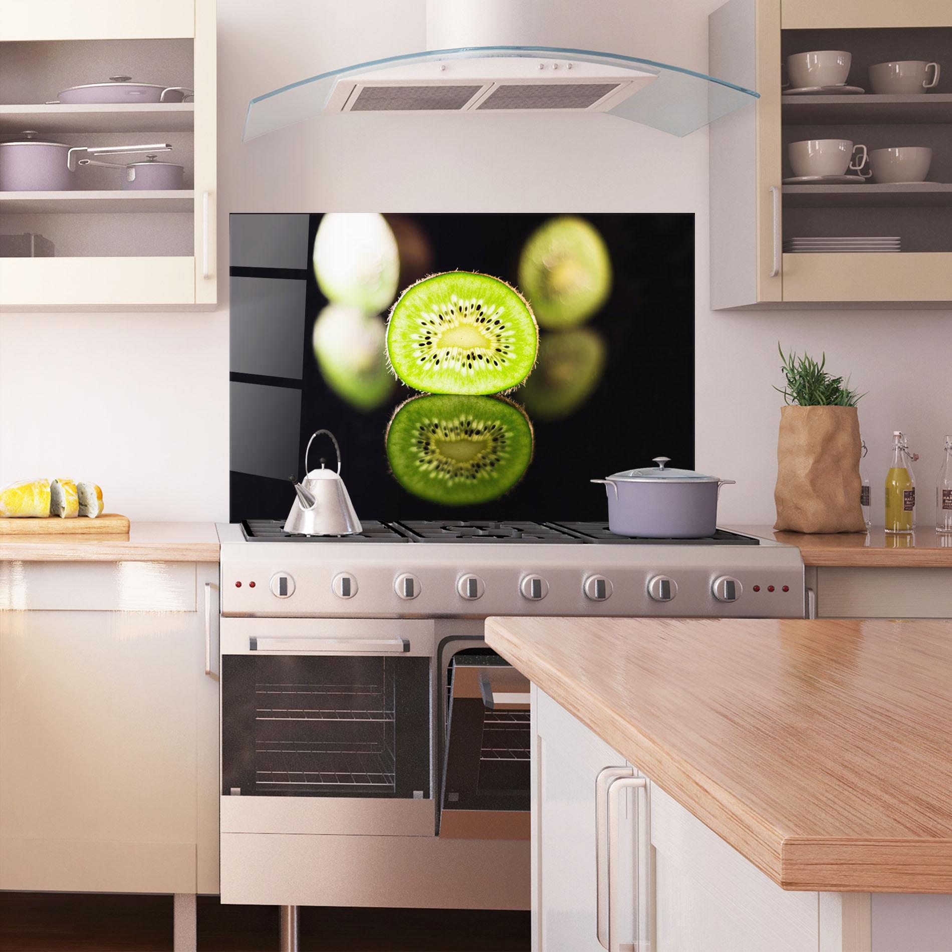 Konyhai üveg hátfal Light On Kiwi Slice mockup 1