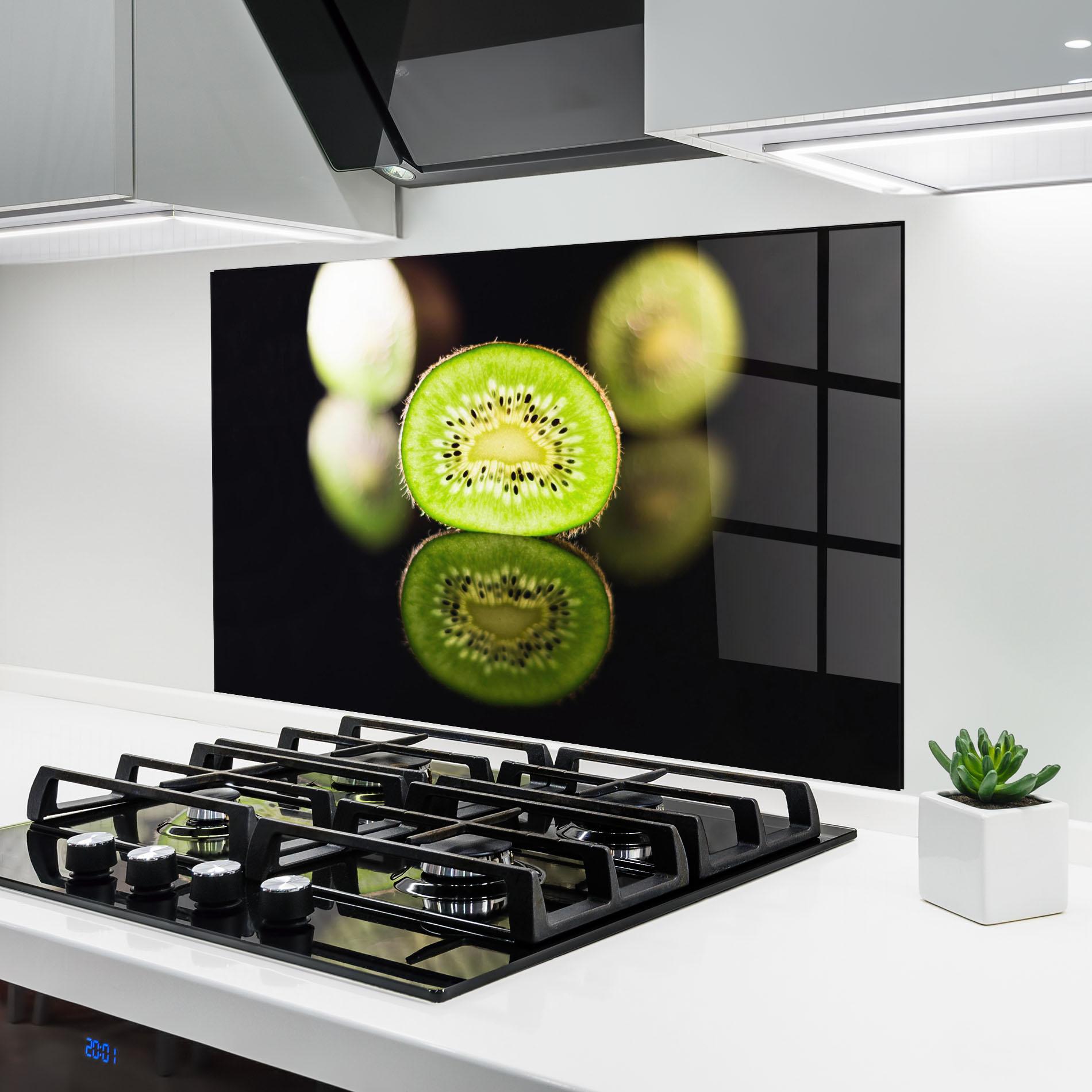 Konyhai üveg hátfal Light On Kiwi Slice mockup 6