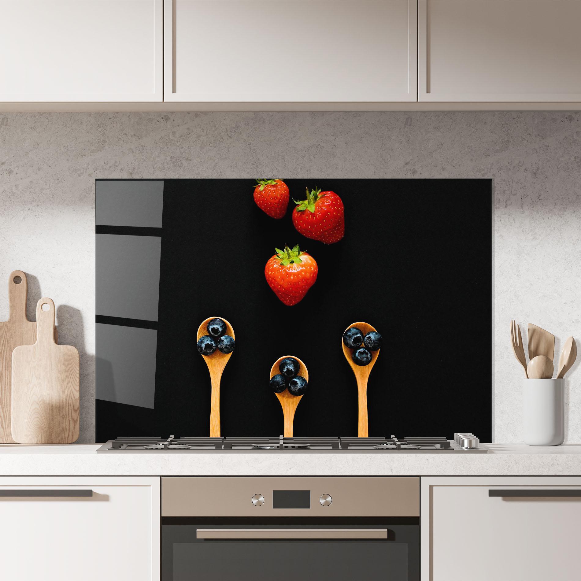 Konyhai üveg hátfal Strawberries And Blueberries mockup 7