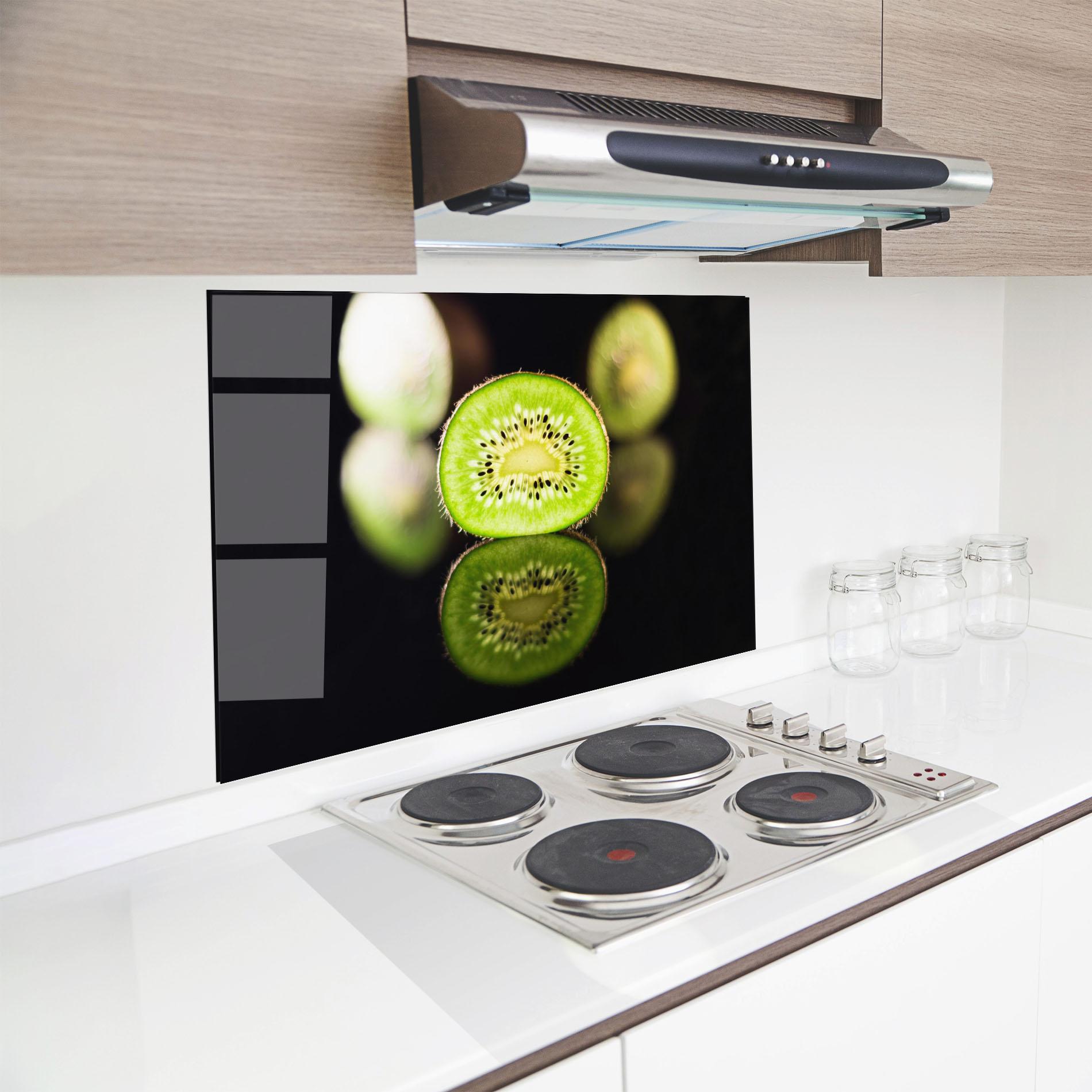 Konyhai üveg hátfal Light On Kiwi Slice mockup 8