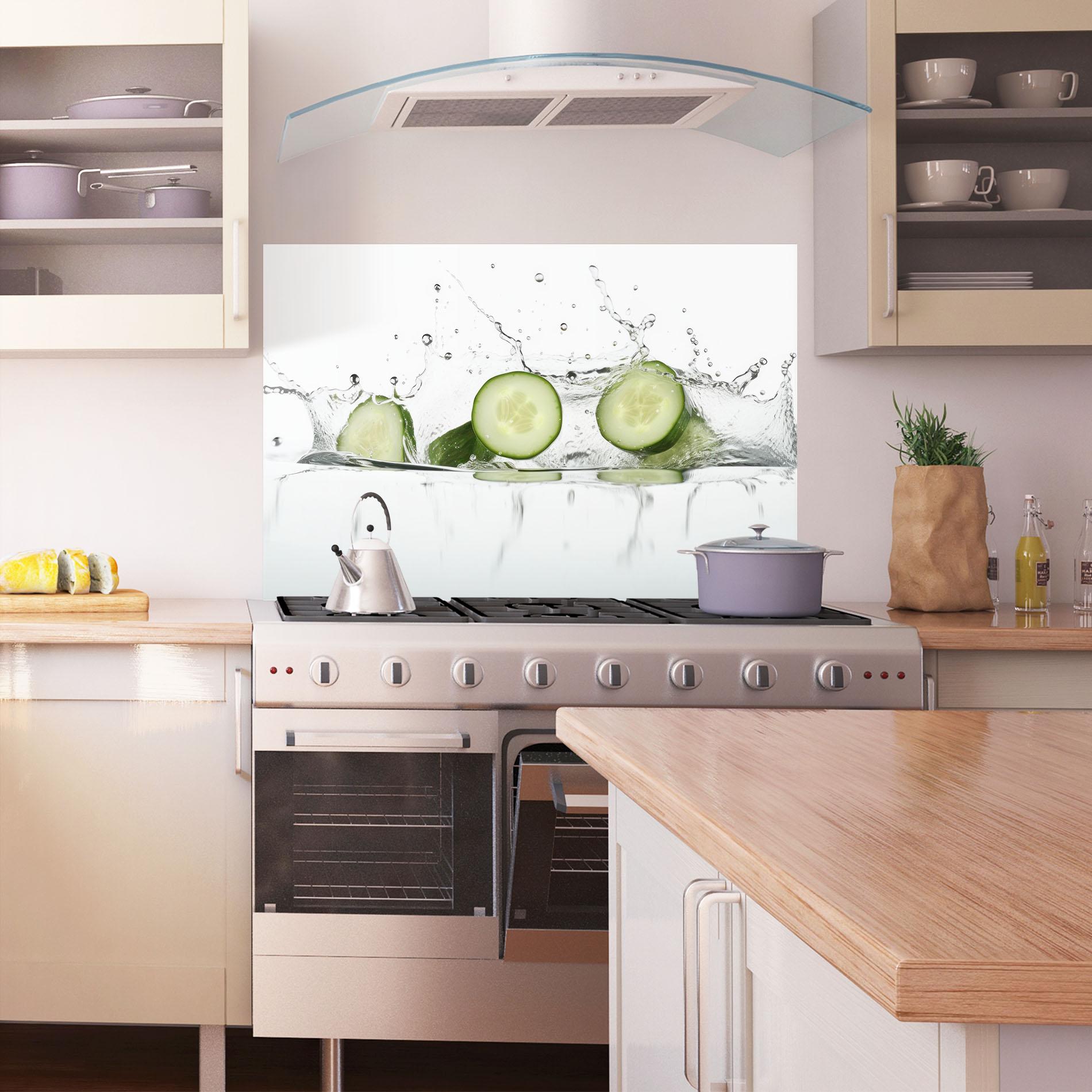 Konyhai üveg hátfal Cucumber Cool Splash mockup 1