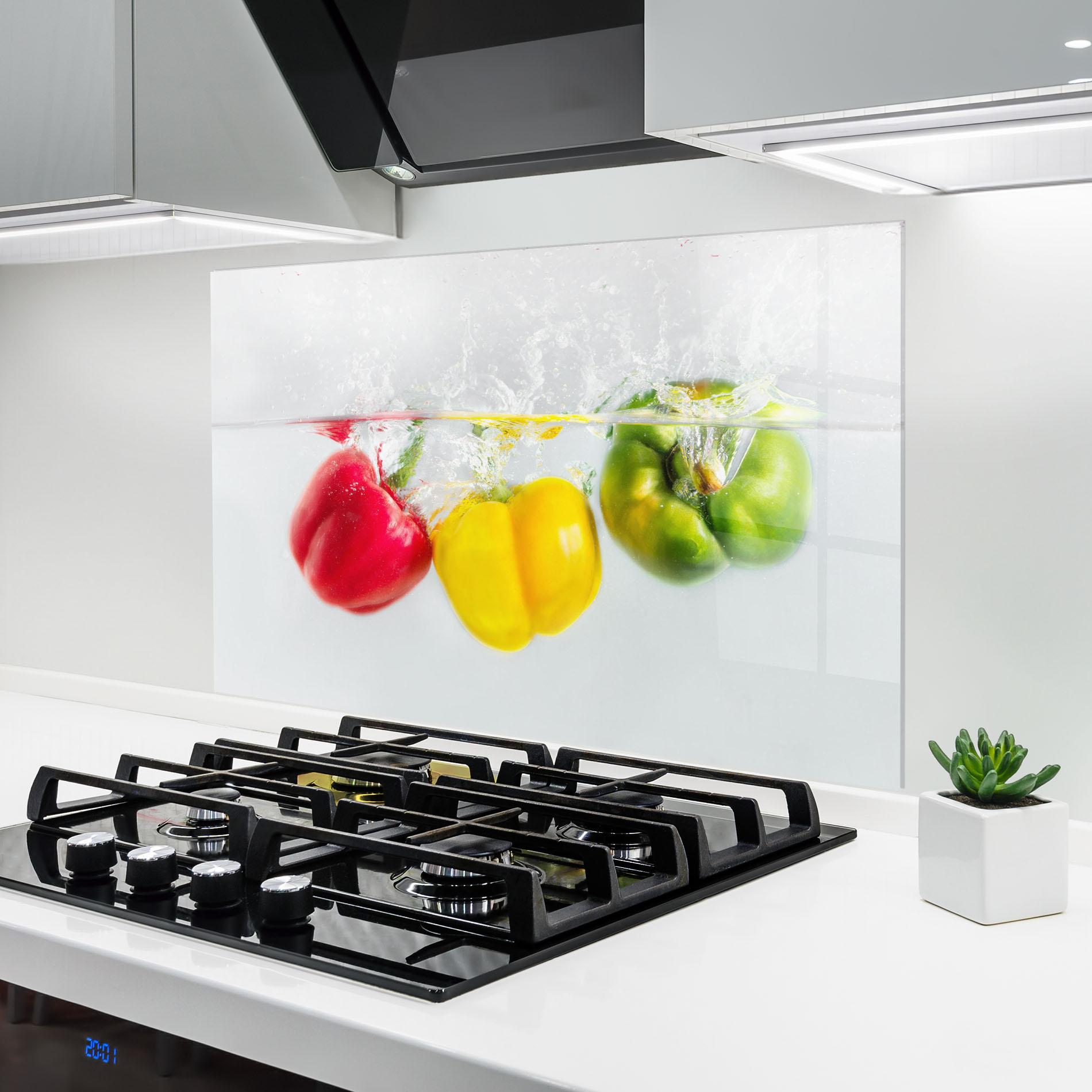 Konyhai üveg hátfal Bellpepper In Water mockup 6
