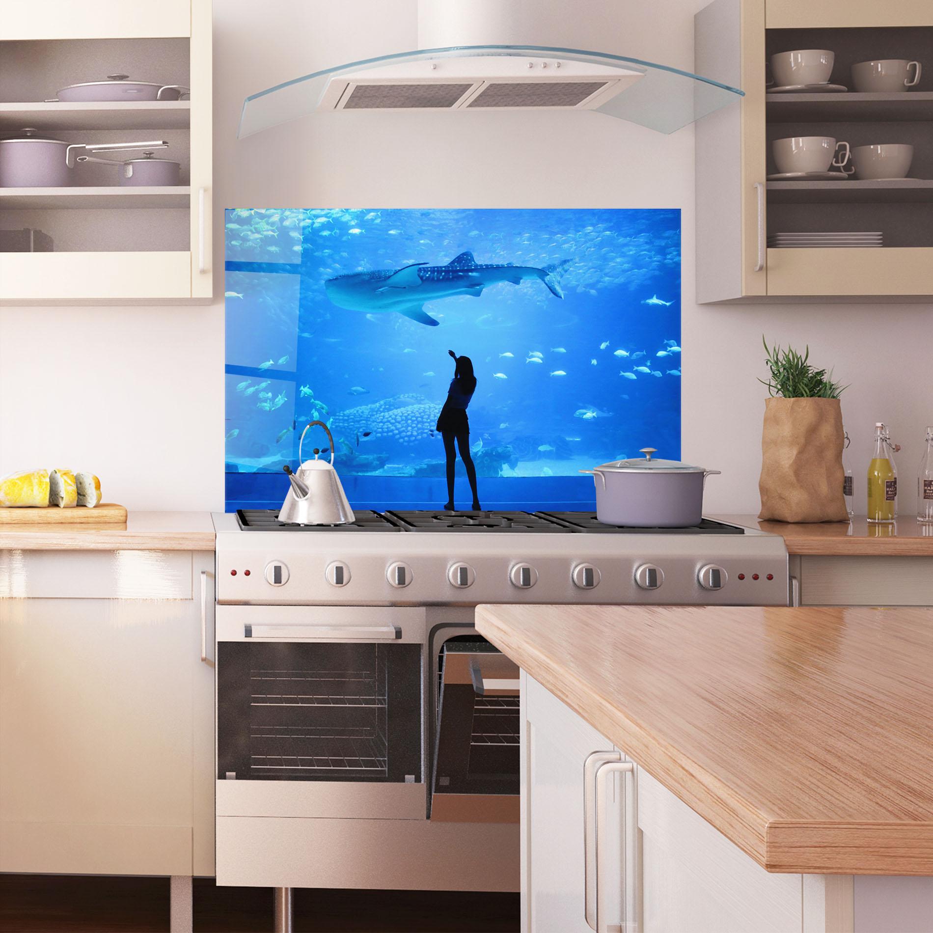 Konyhai üveg hátfal Aquarium Girl mockup 1