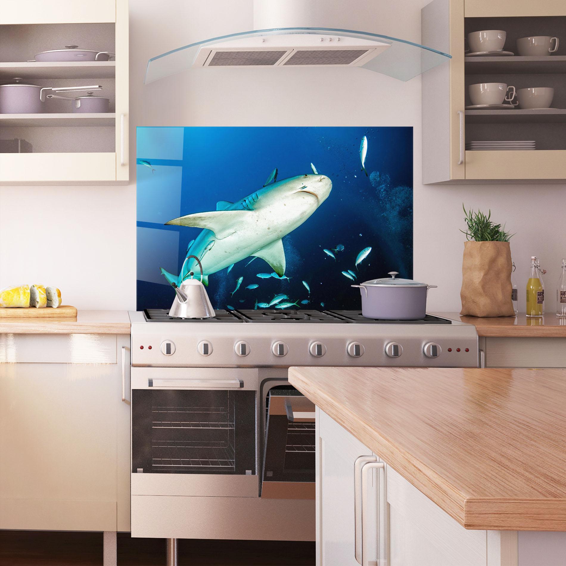 Konyhai üveg hátfal Bull Shark mockup 1