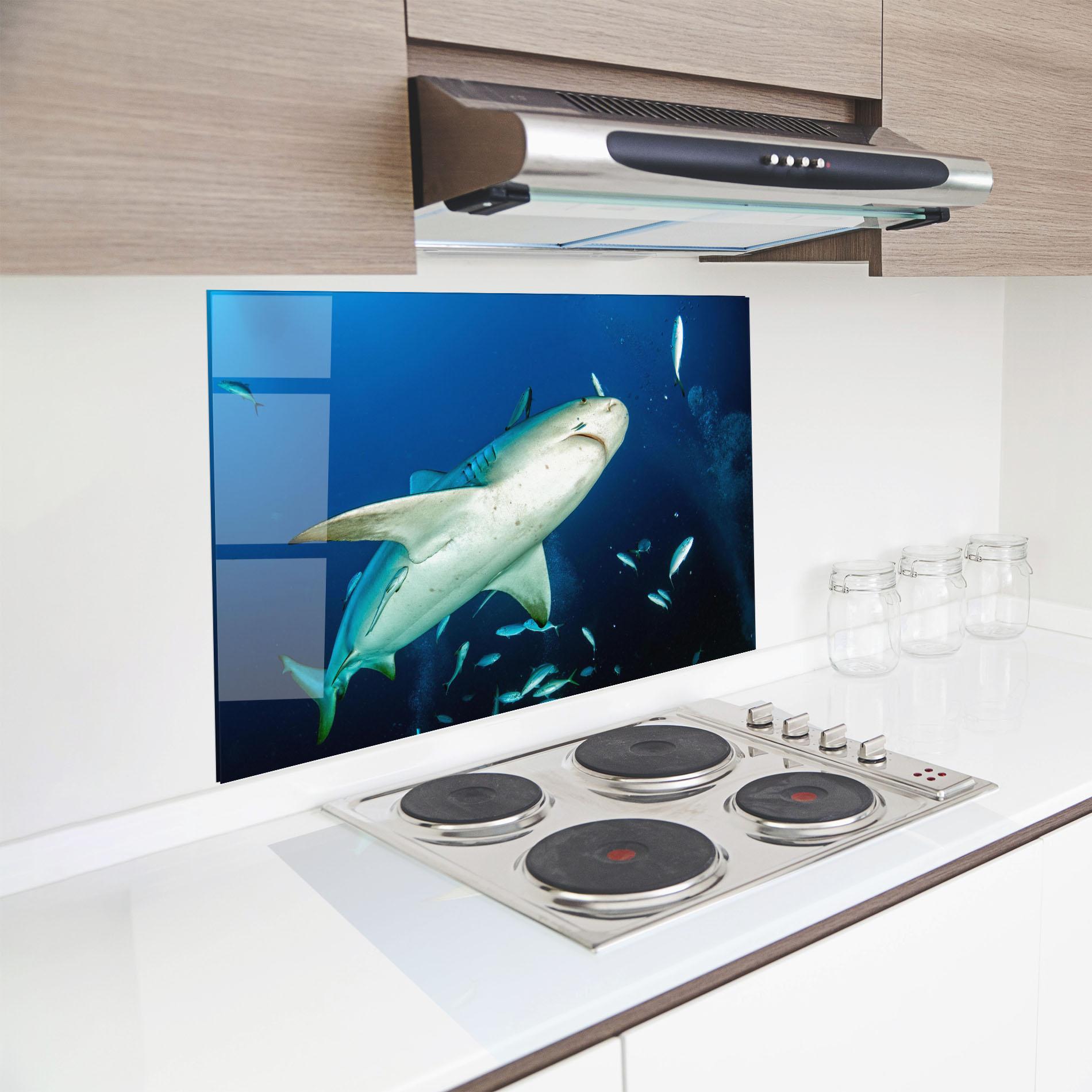 Konyhai üveg hátfal Bull Shark mockup 8