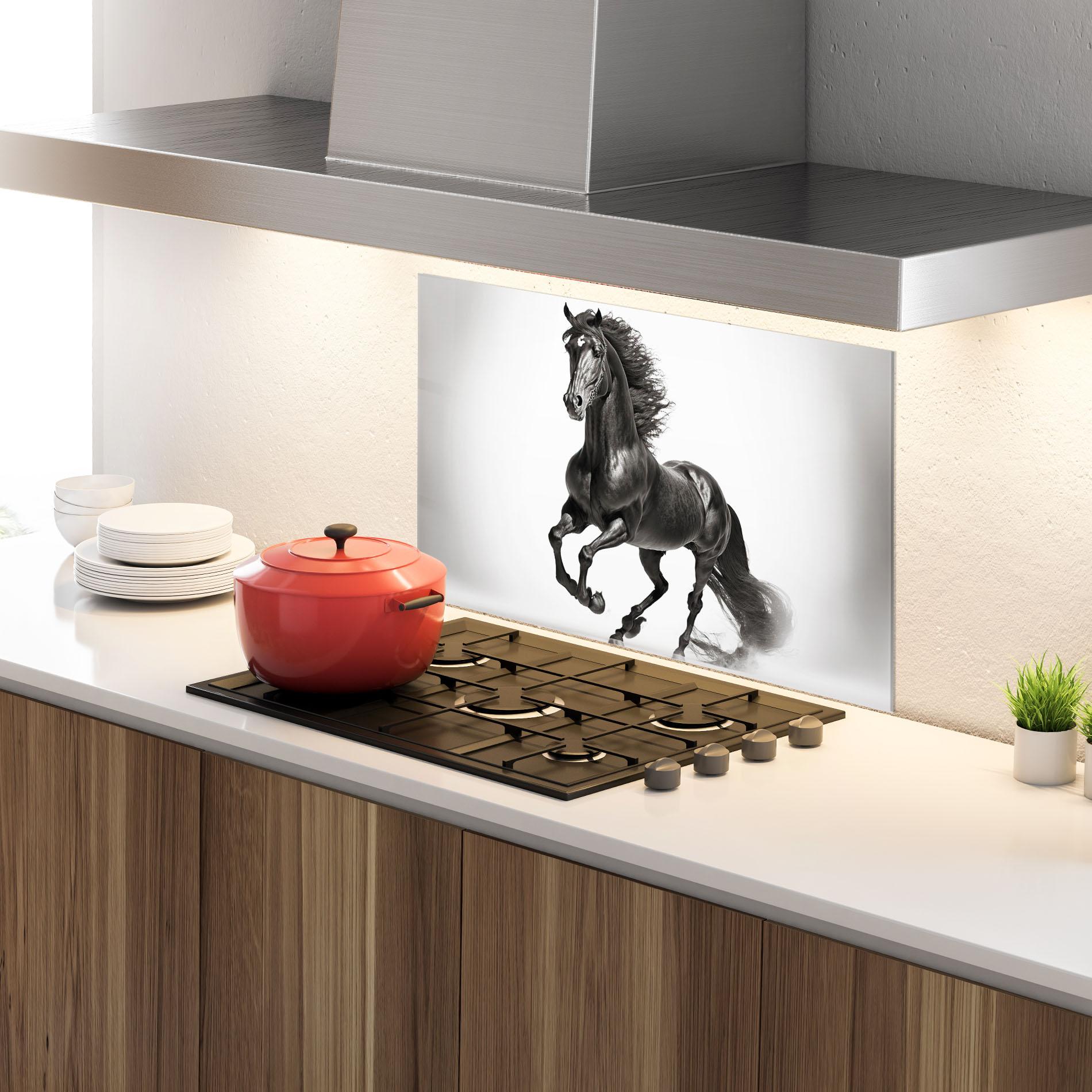 Konyhai üveg hátfal Black Horse Running mockup 4