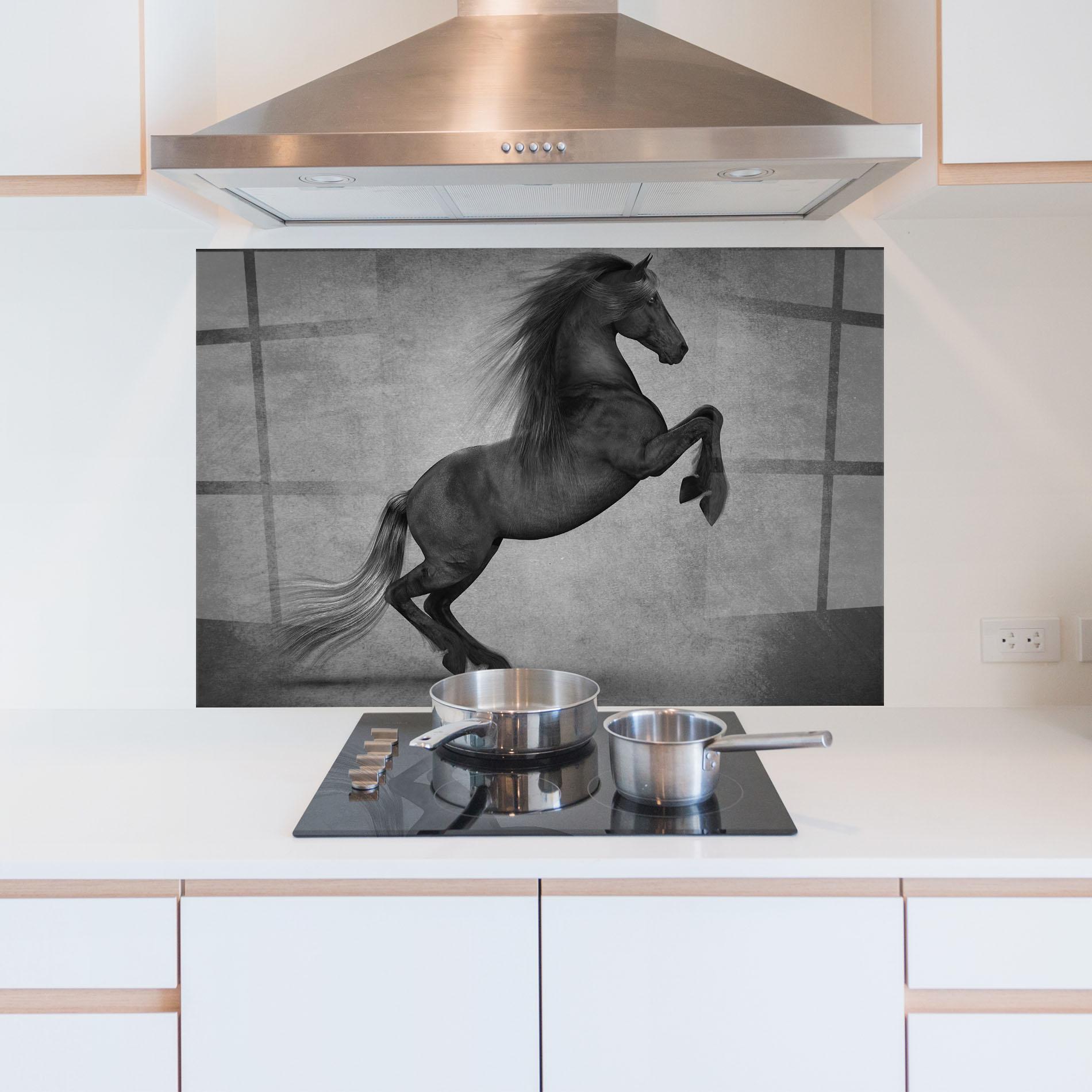 Konyhai üveg hátfal Black Horse Jumping mockup 5