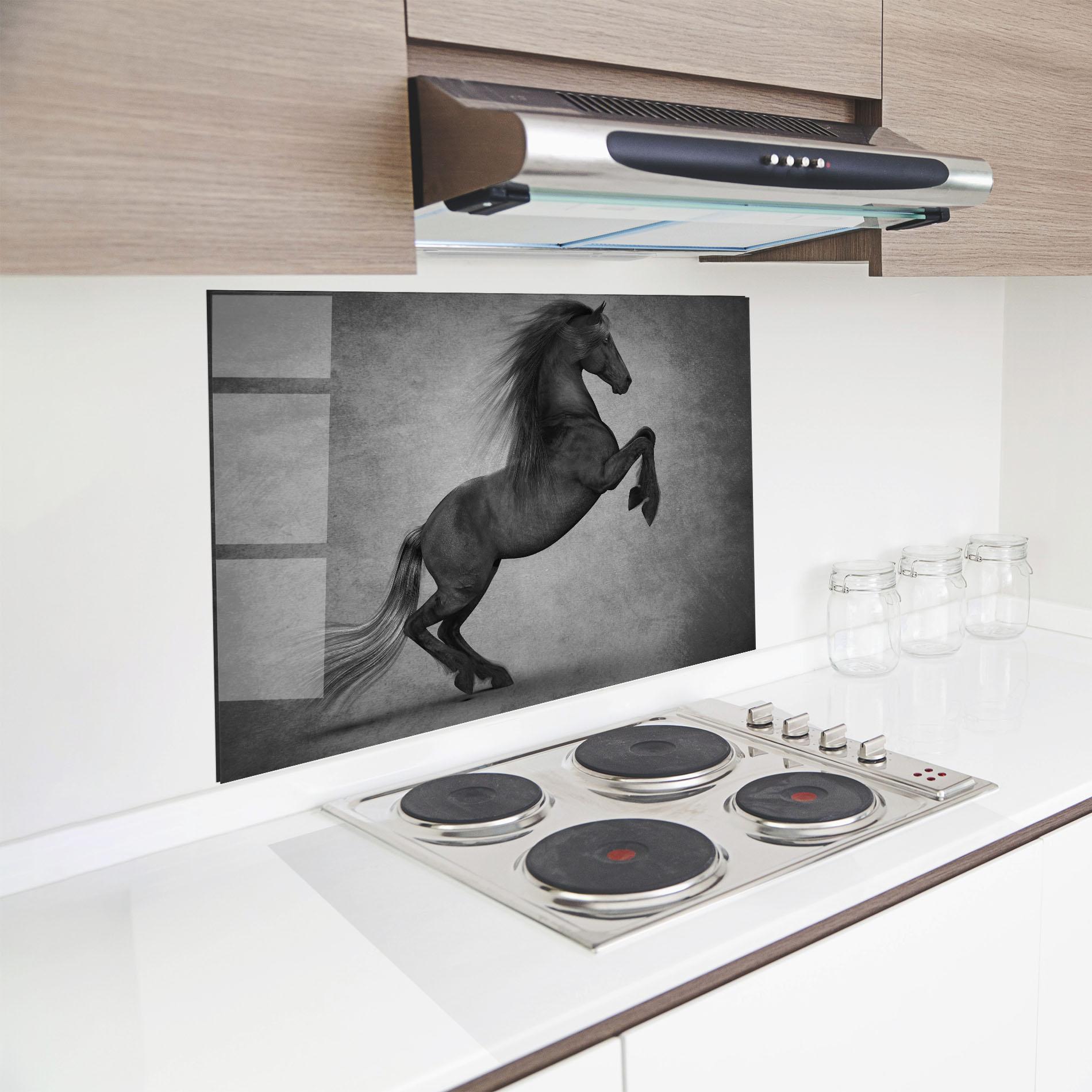 Konyhai üveg hátfal Black Horse Jumping mockup 8