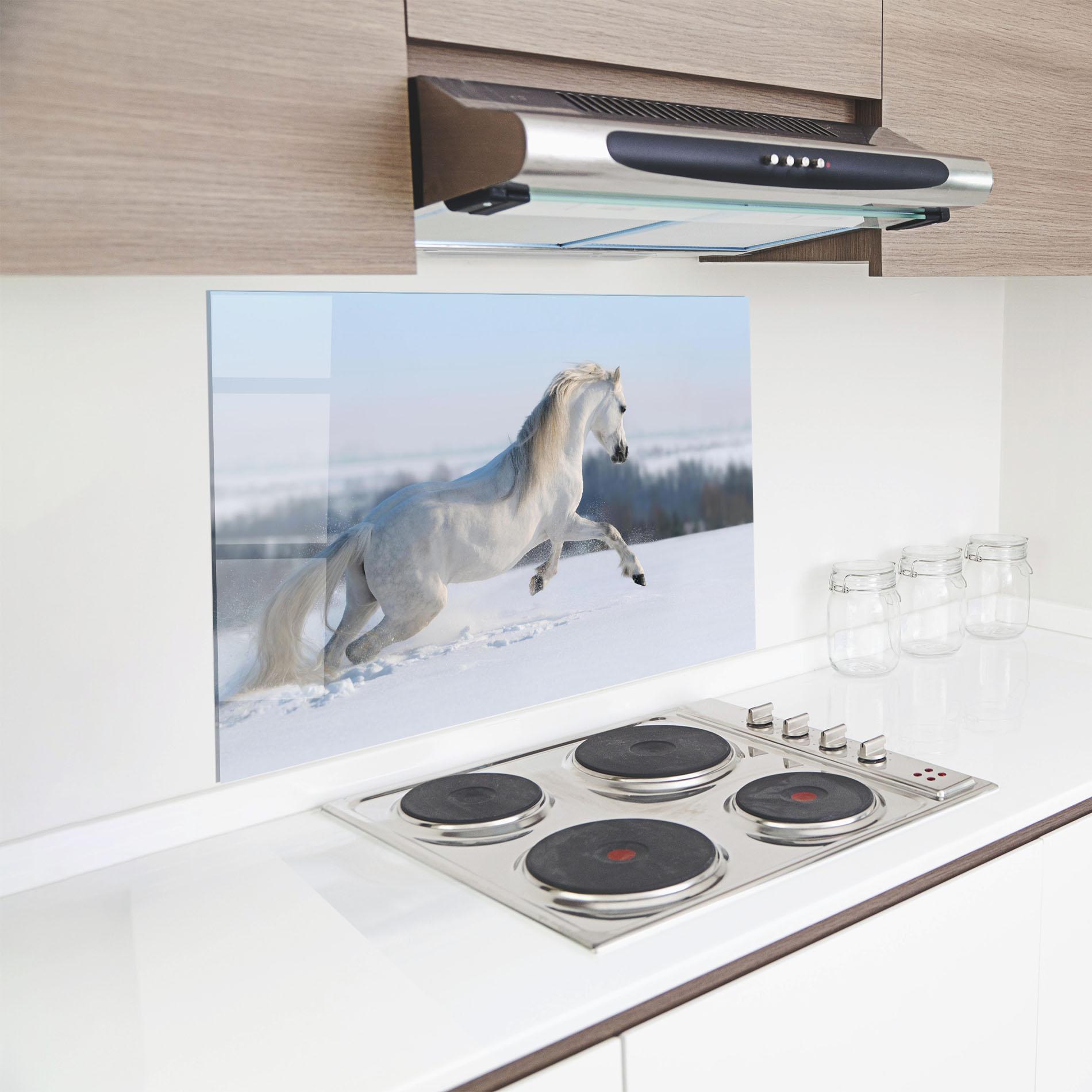 Konyhai üveg hátfal Snow Horse Running mockup 8