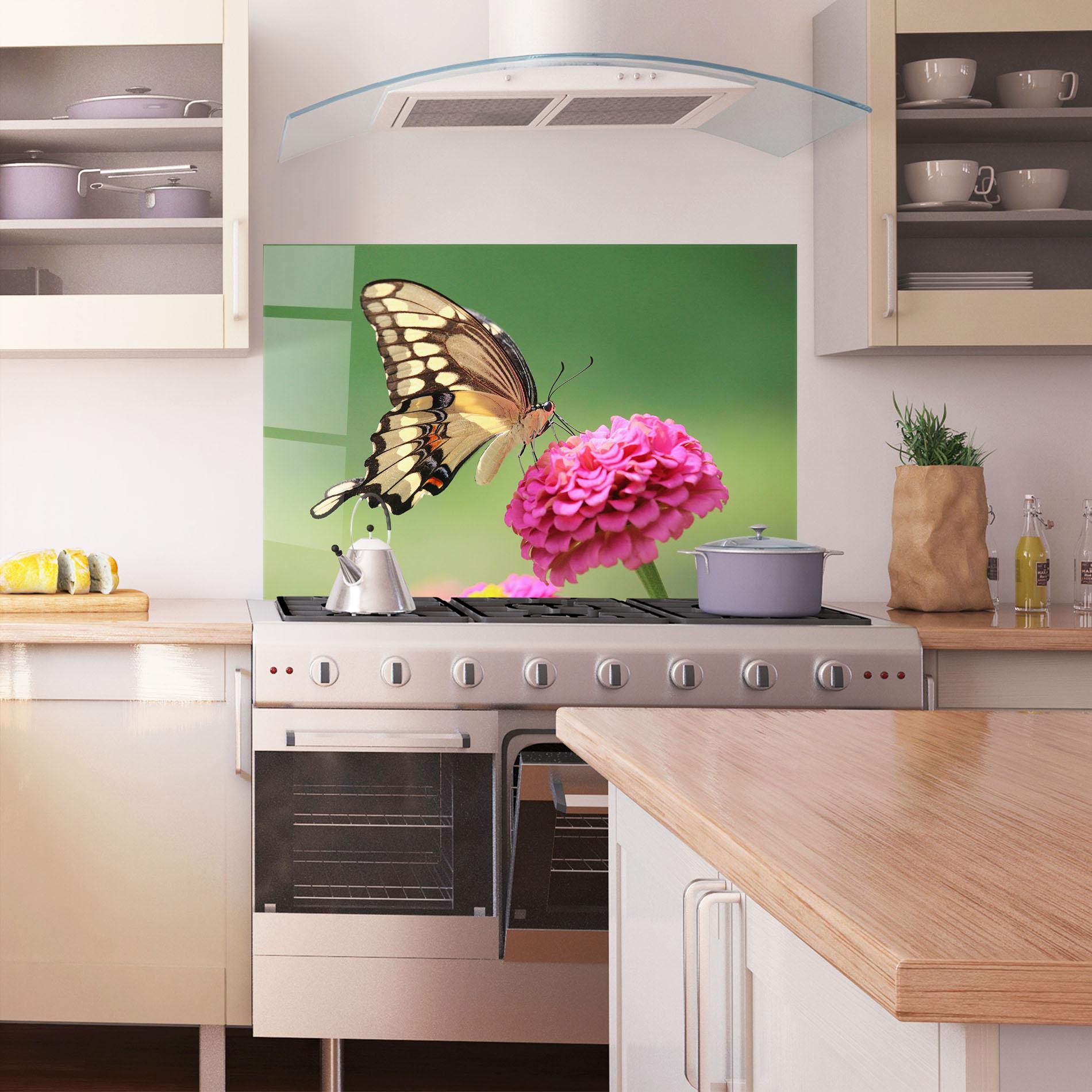 Konyhai üveg hátfal Cute Cream Butterfly mockup 1