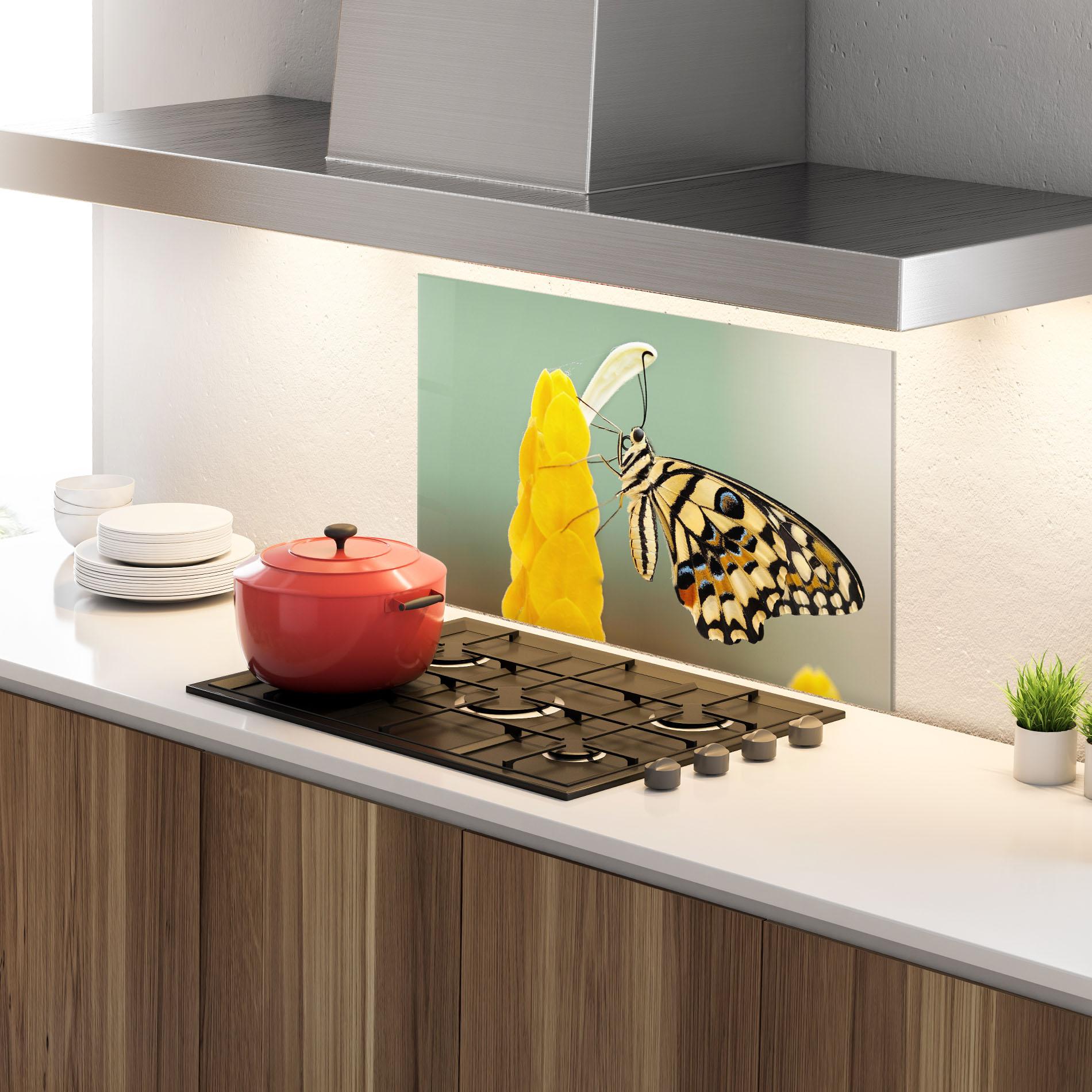 Konyhai üveg hátfal Cream Yellow Butterfly mockup 4