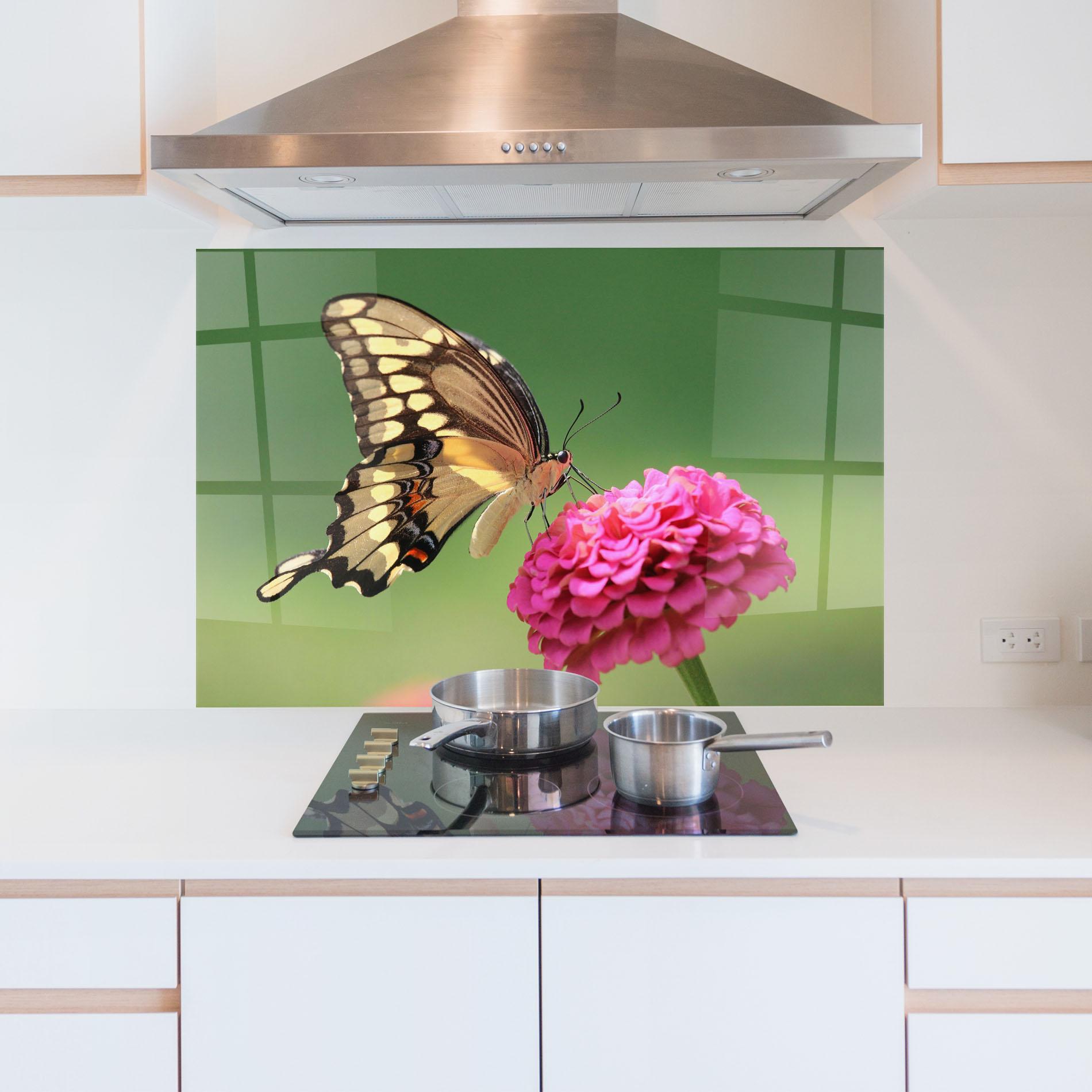 Konyhai üveg hátfal Cute Cream Butterfly mockup 5