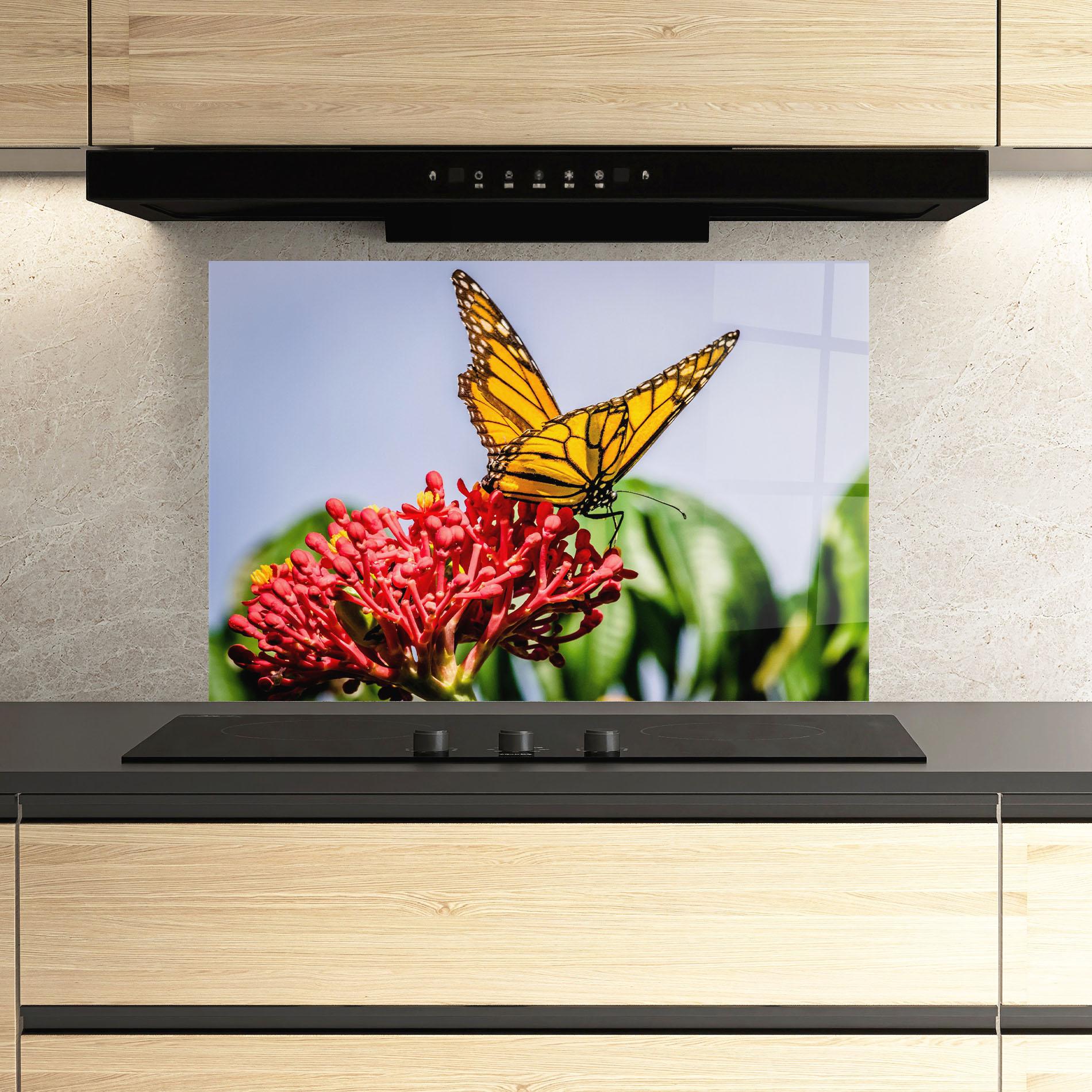Konyhai üveg hátfal Butterfly On Red Flower mockup 3
