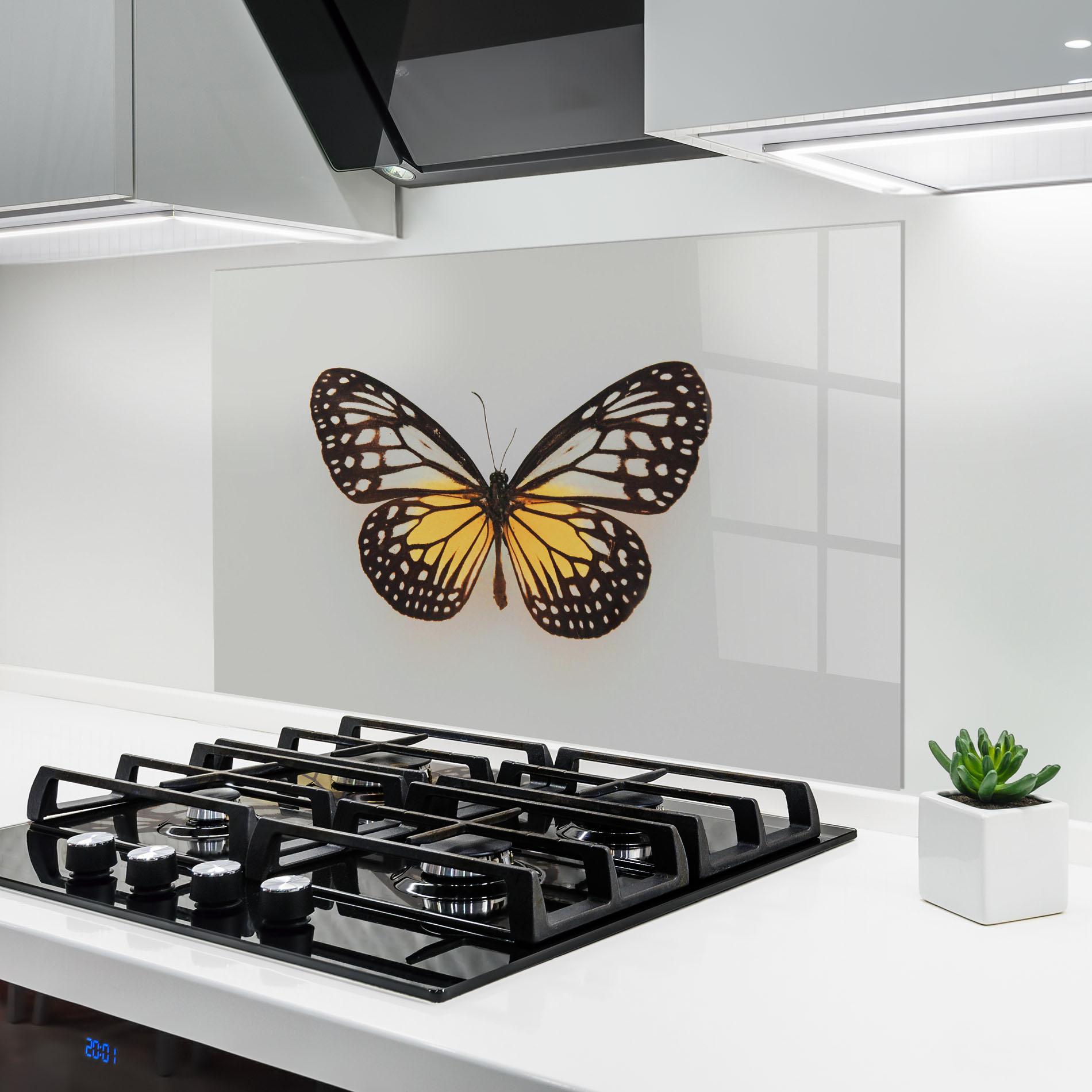Konyhai üveg hátfal Butterfly On Grey mockup 6