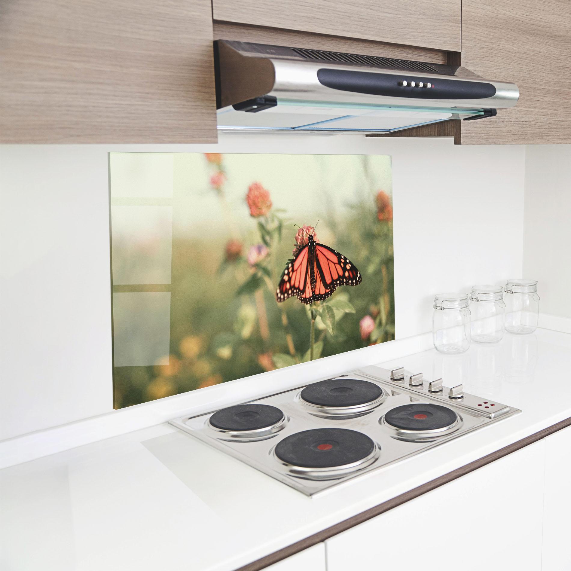 Konyhai üveg hátfal Light Red Butterfly mockup 8
