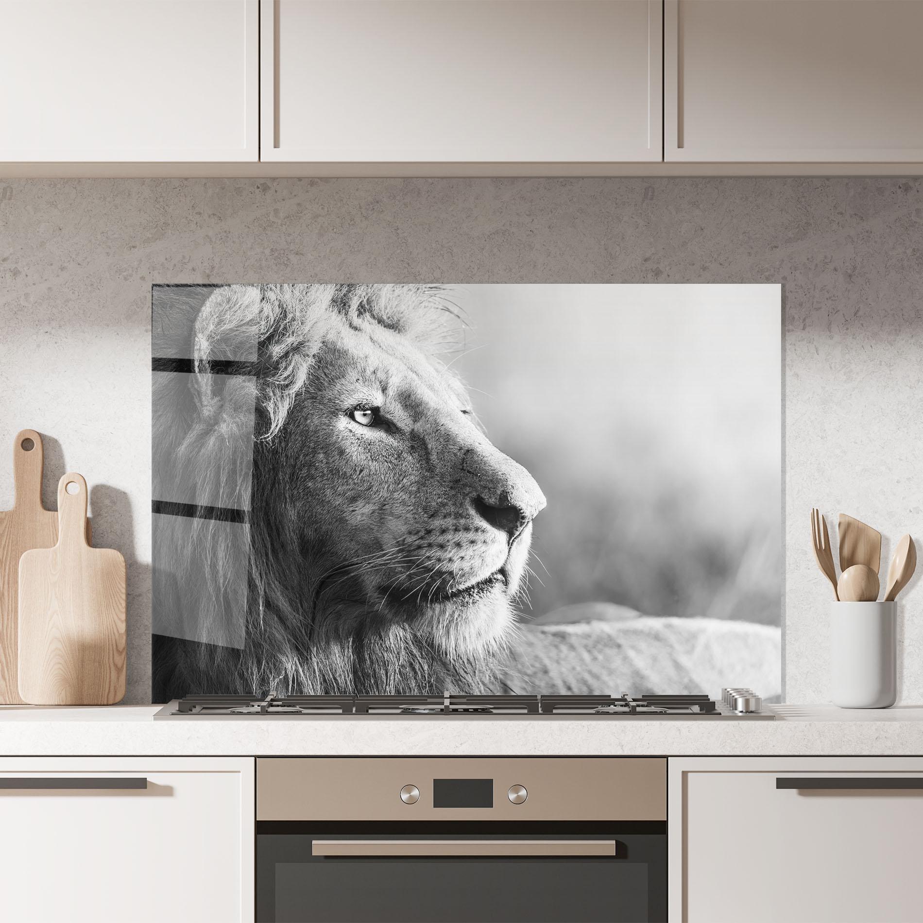 Konyhai üveg hátfal Grey Lion Head mockup 7