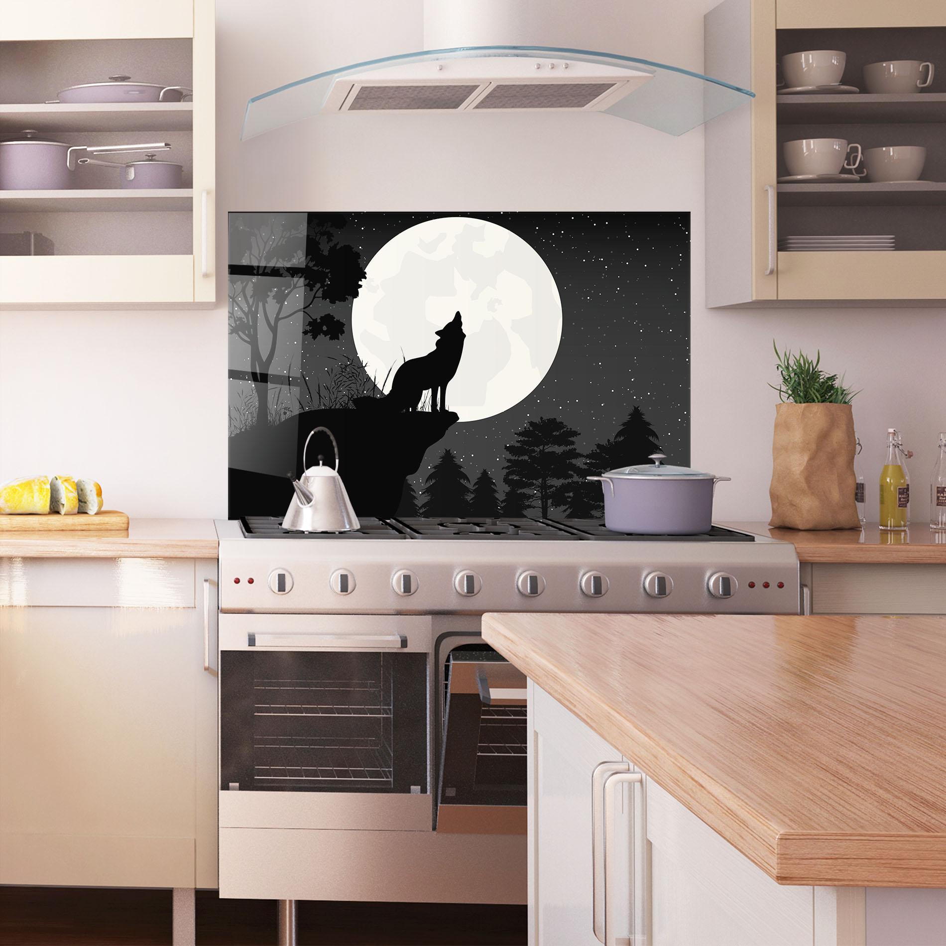 Konyhai üveg hátfal Moon Wolf Silhouette mockup 1