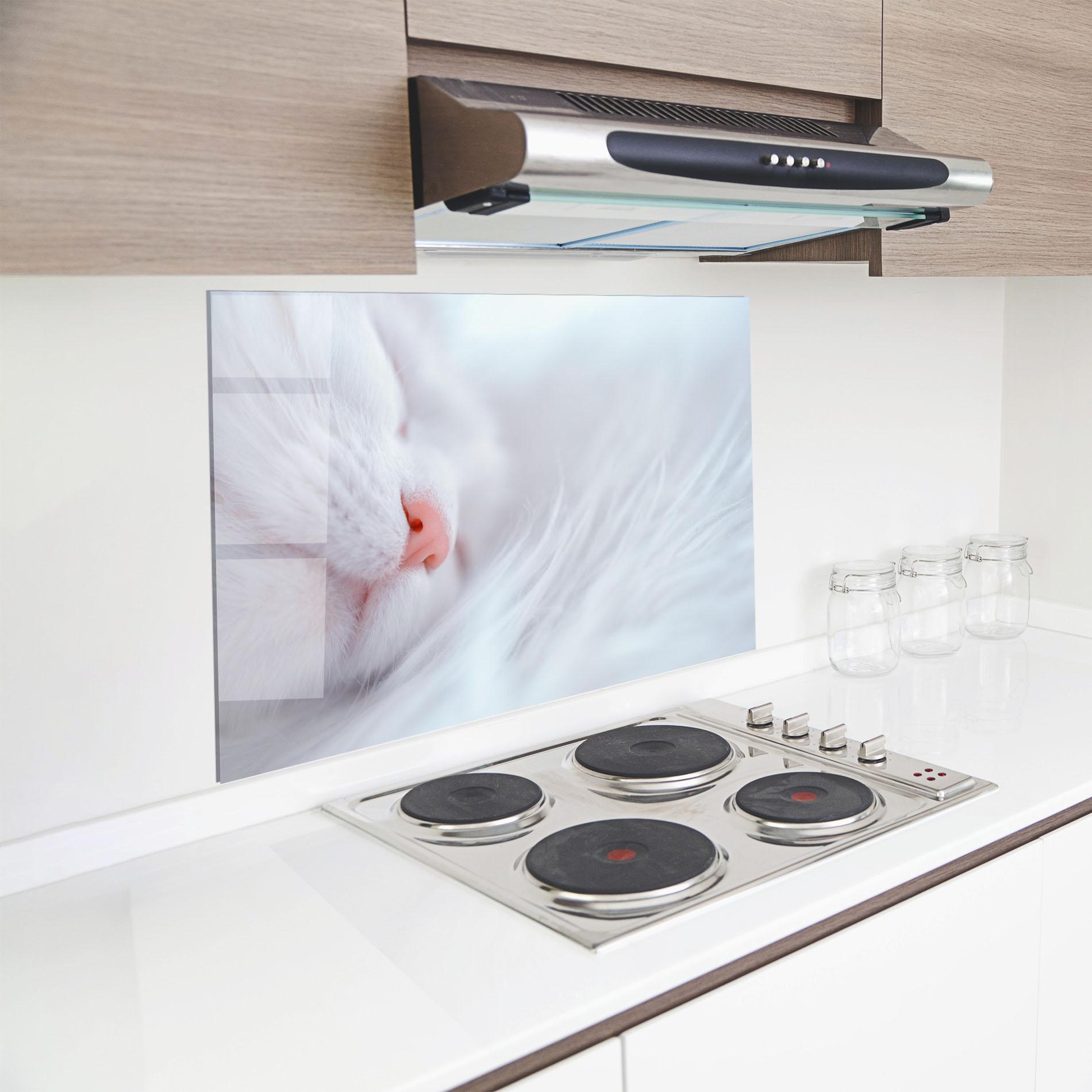 Konyhai üveg hátfal Dreamy White Cat mockup 8