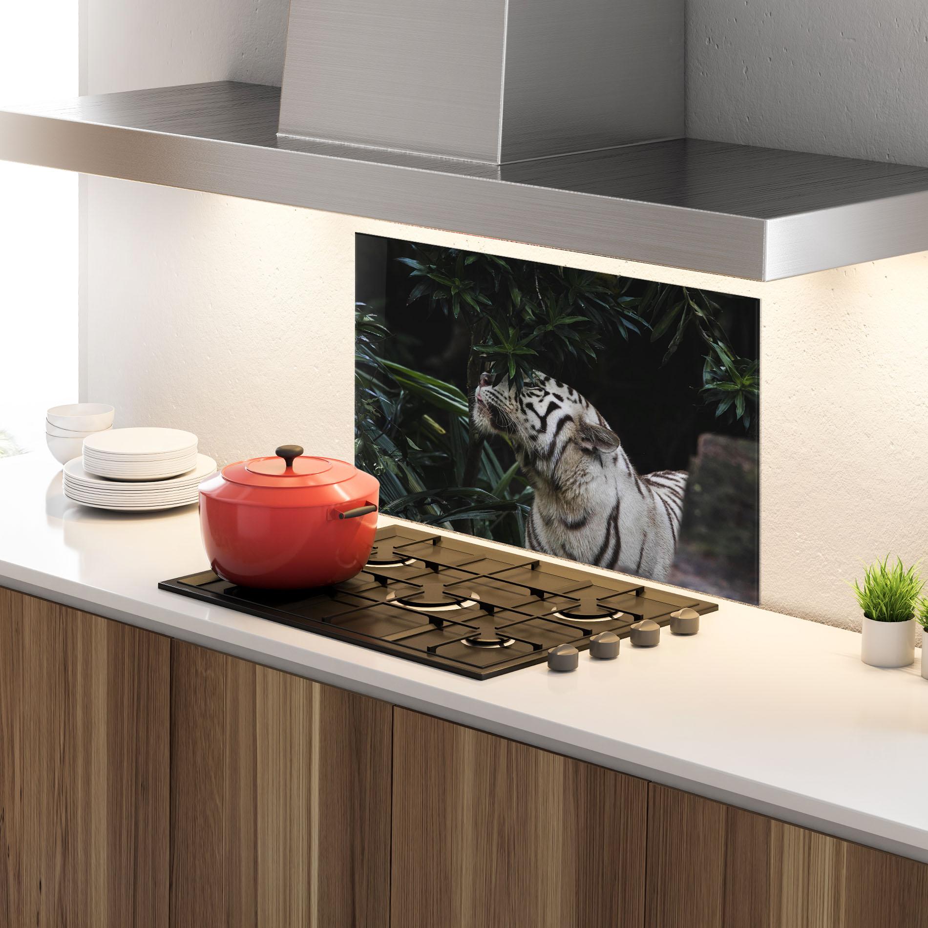 Konyhai üveg hátfal White Tiger mockup 4