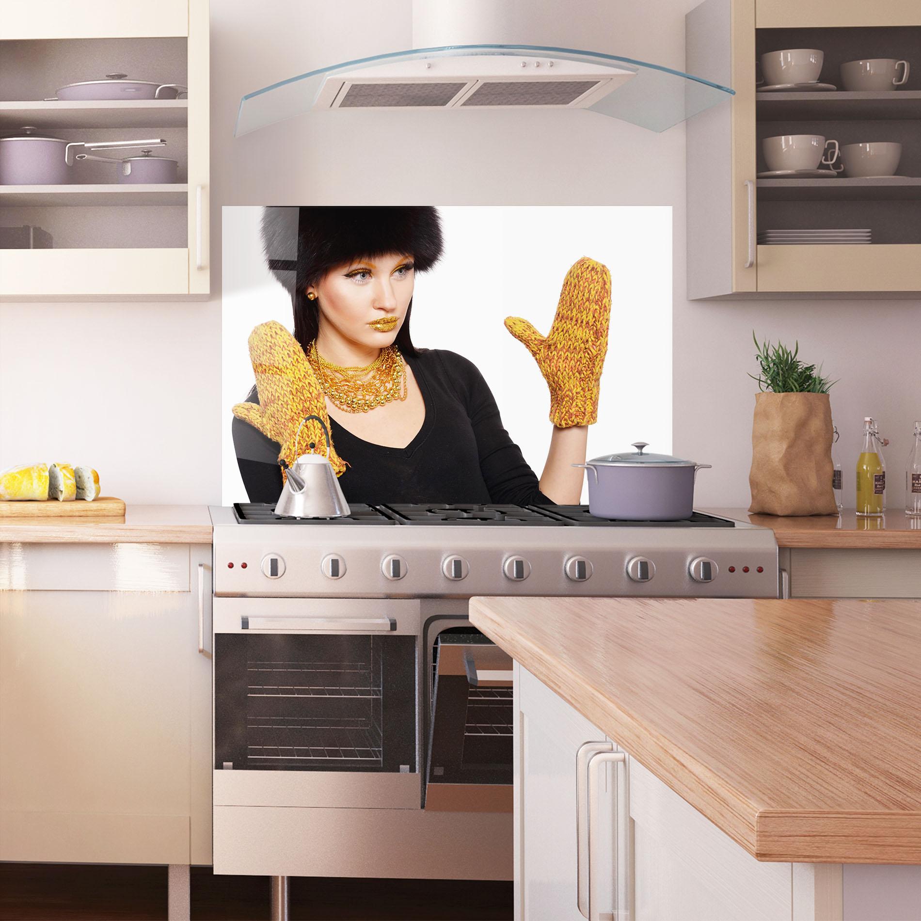 Konyhai üveg hátfal Gold Accessories mockup 1