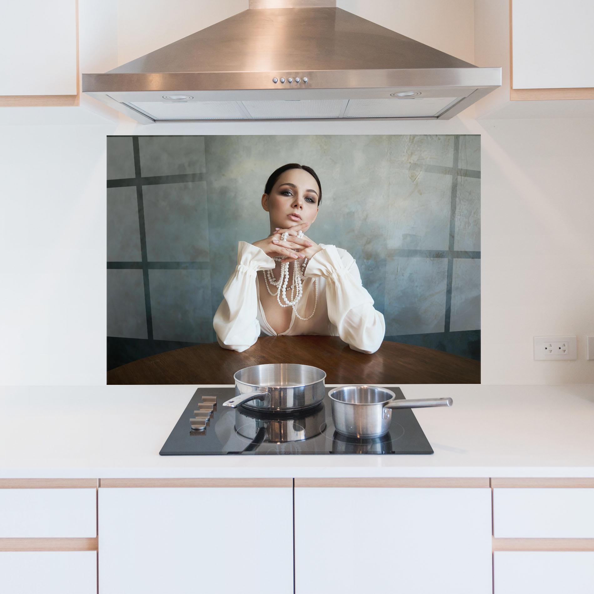 Konyhai üveg hátfal Girl White Pearls mockup 5
