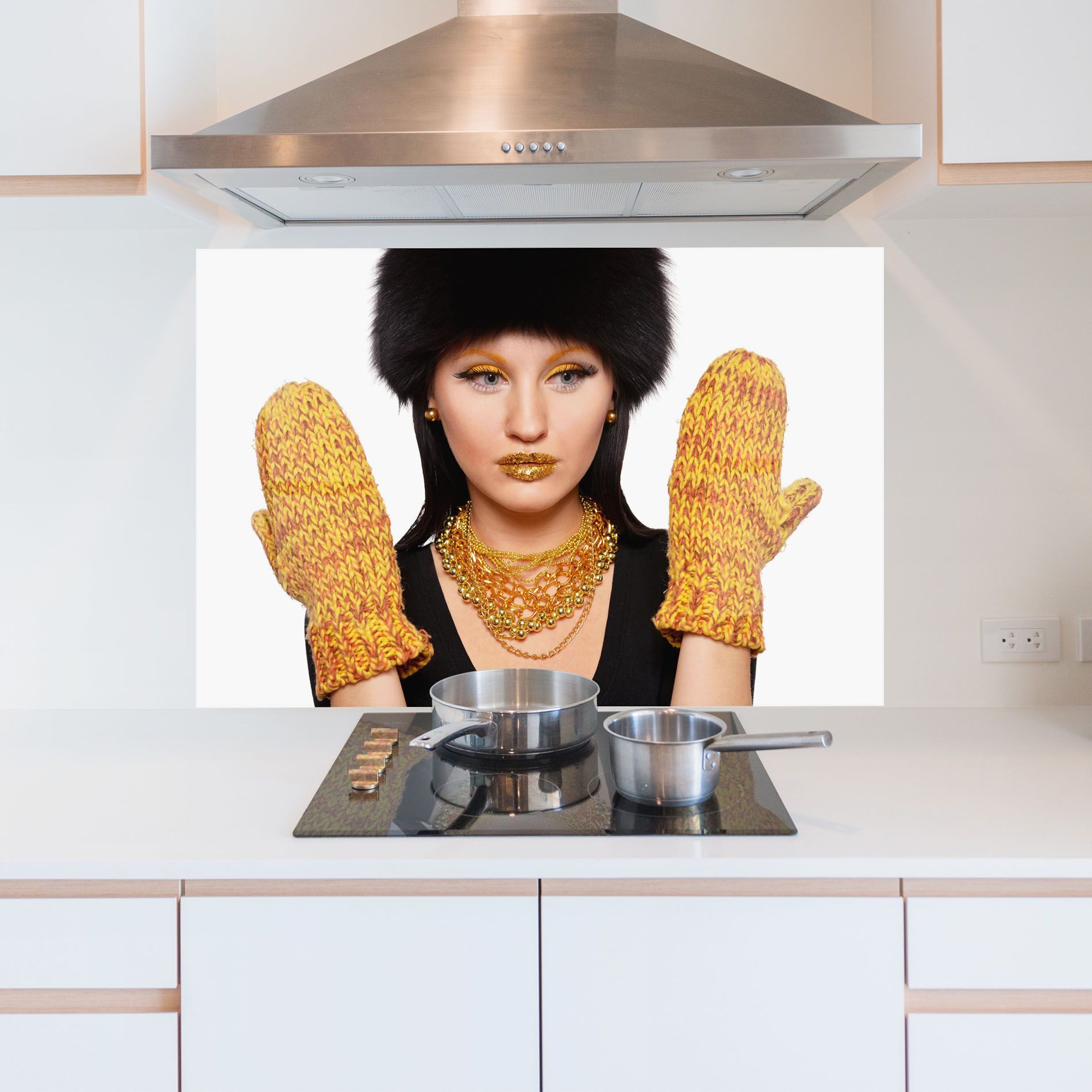 Iteresting Gold Accessories mockup 5