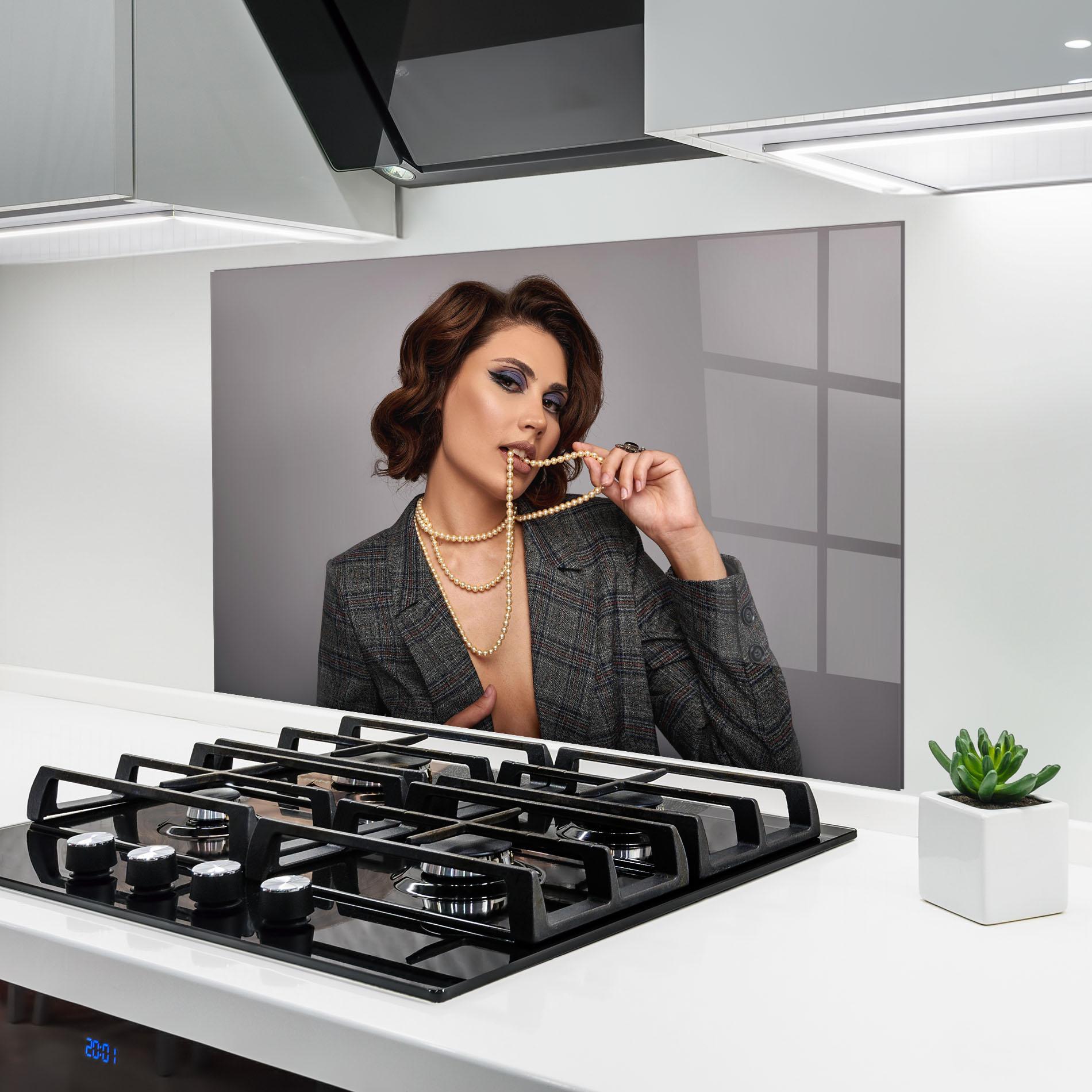 Konyhai üveg hátfal Gold Pearls mockup 6