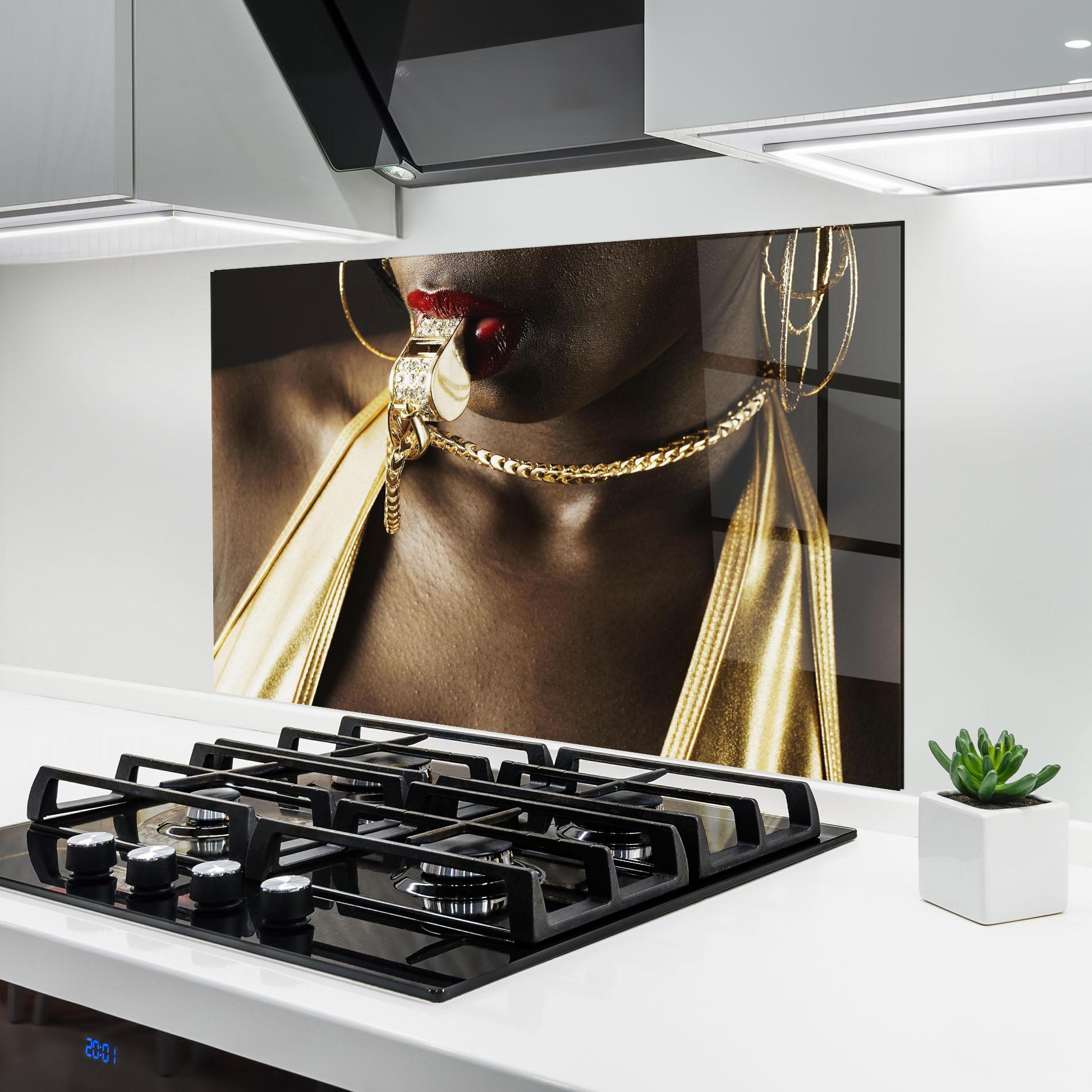 Konyhai üveg hátfal Golden Whistle mockup 6