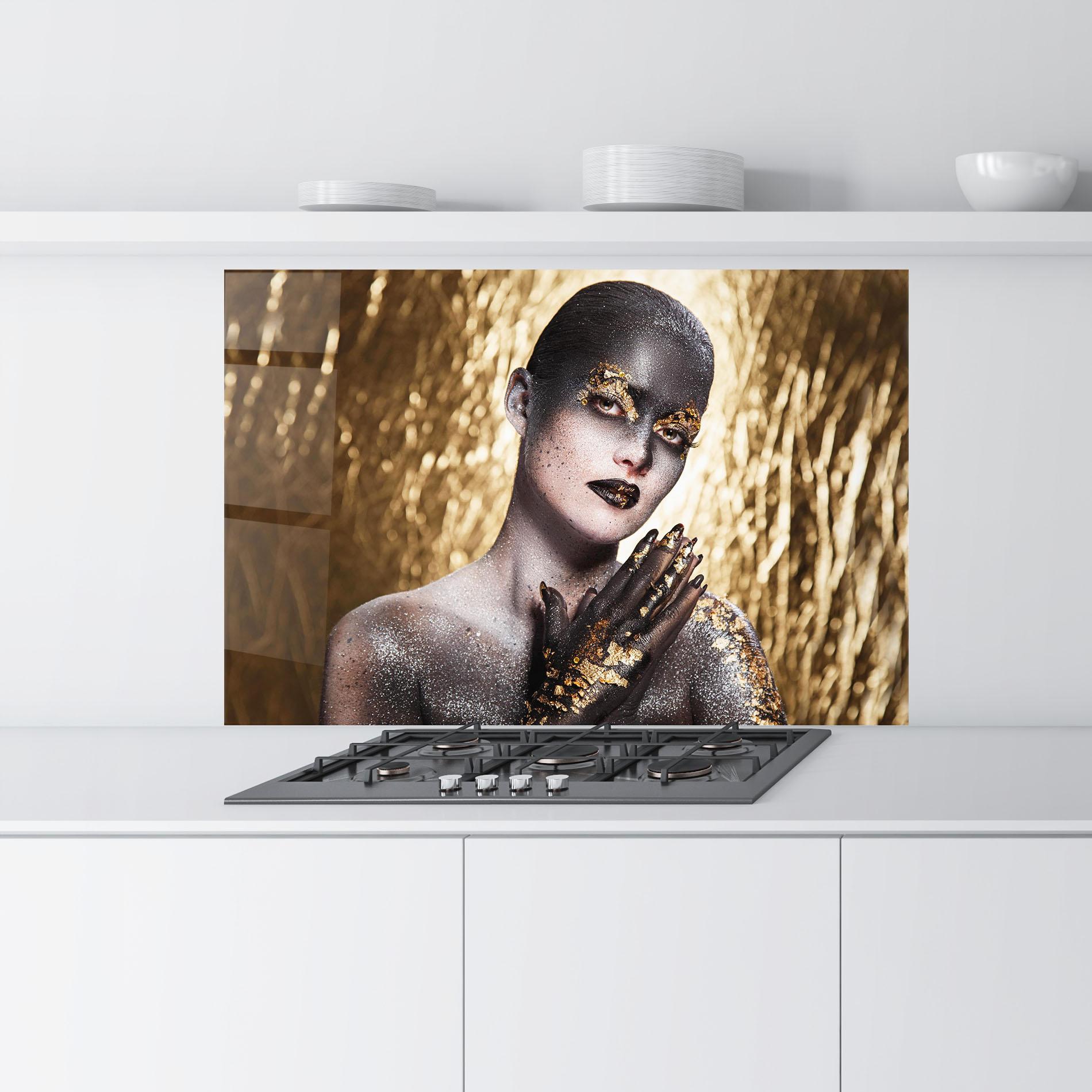 Konyhai üveg hátfal Gold Artistic Makeup mockup 9