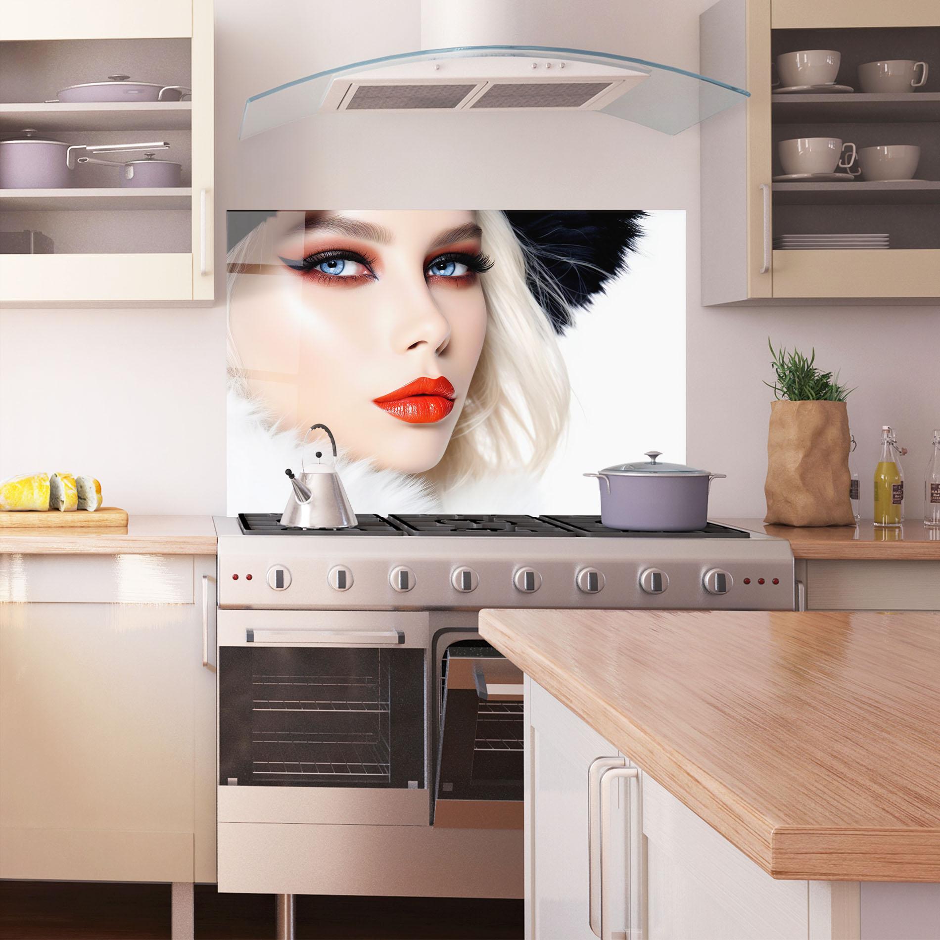 Konyhai üveg hátfal White Hair Makeup mockup 1