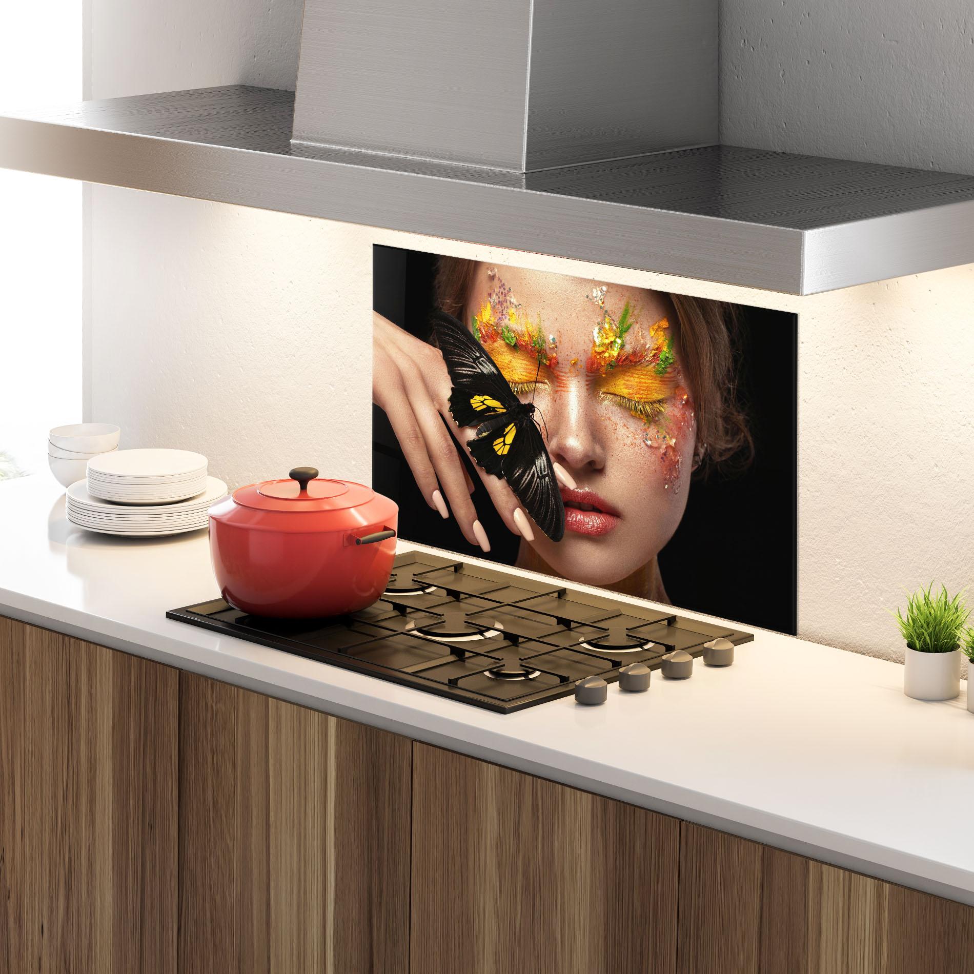 Konyhai üveg hátfal Pretty Butterflu Makeup mockup 4