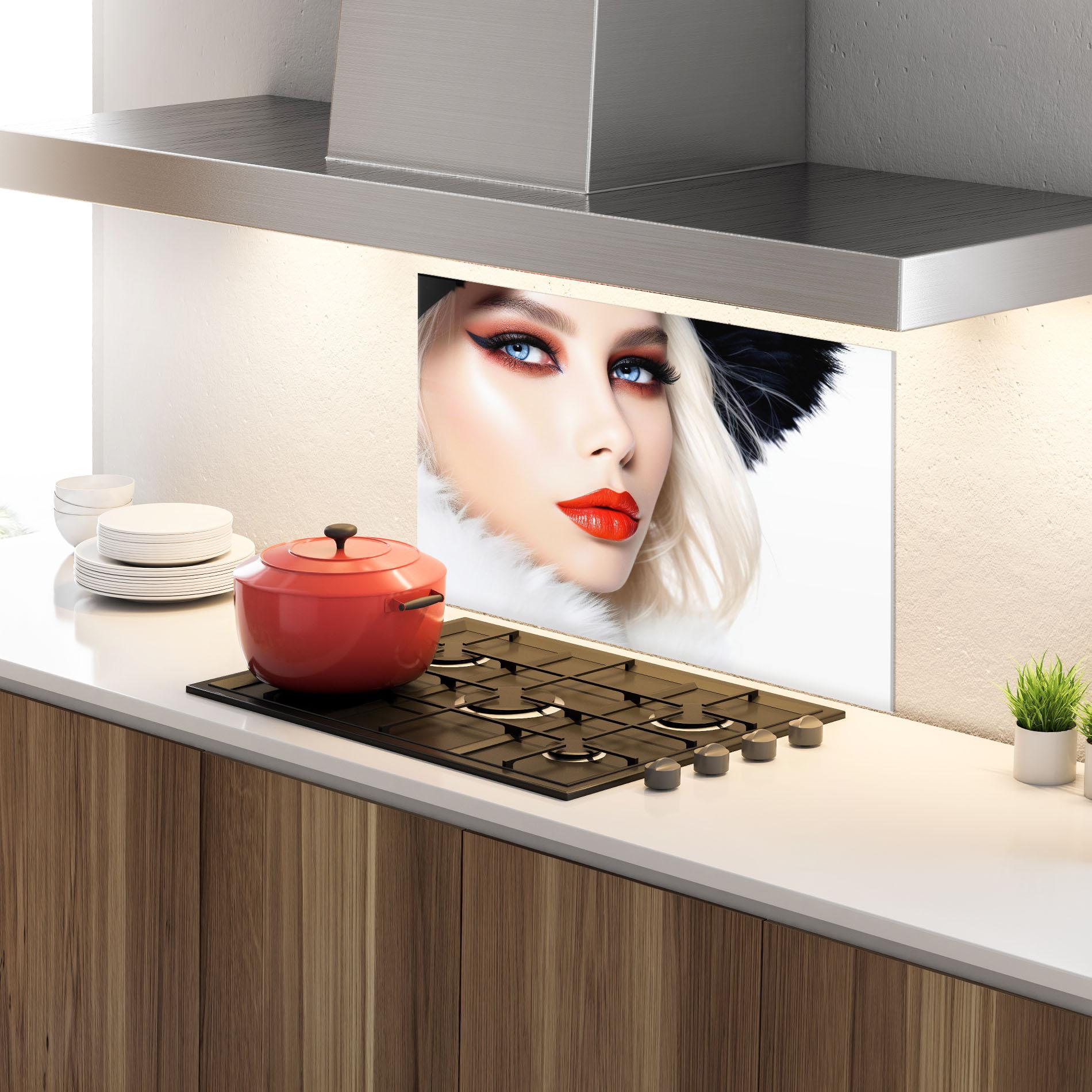 Konyhai üveg hátfal White Hair Makeup mockup 4