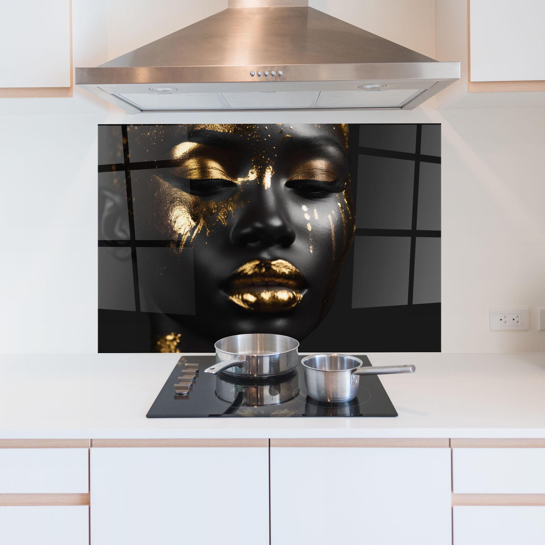 Konyhai üveg hátfal Gold Eyes Makeup mockup 5