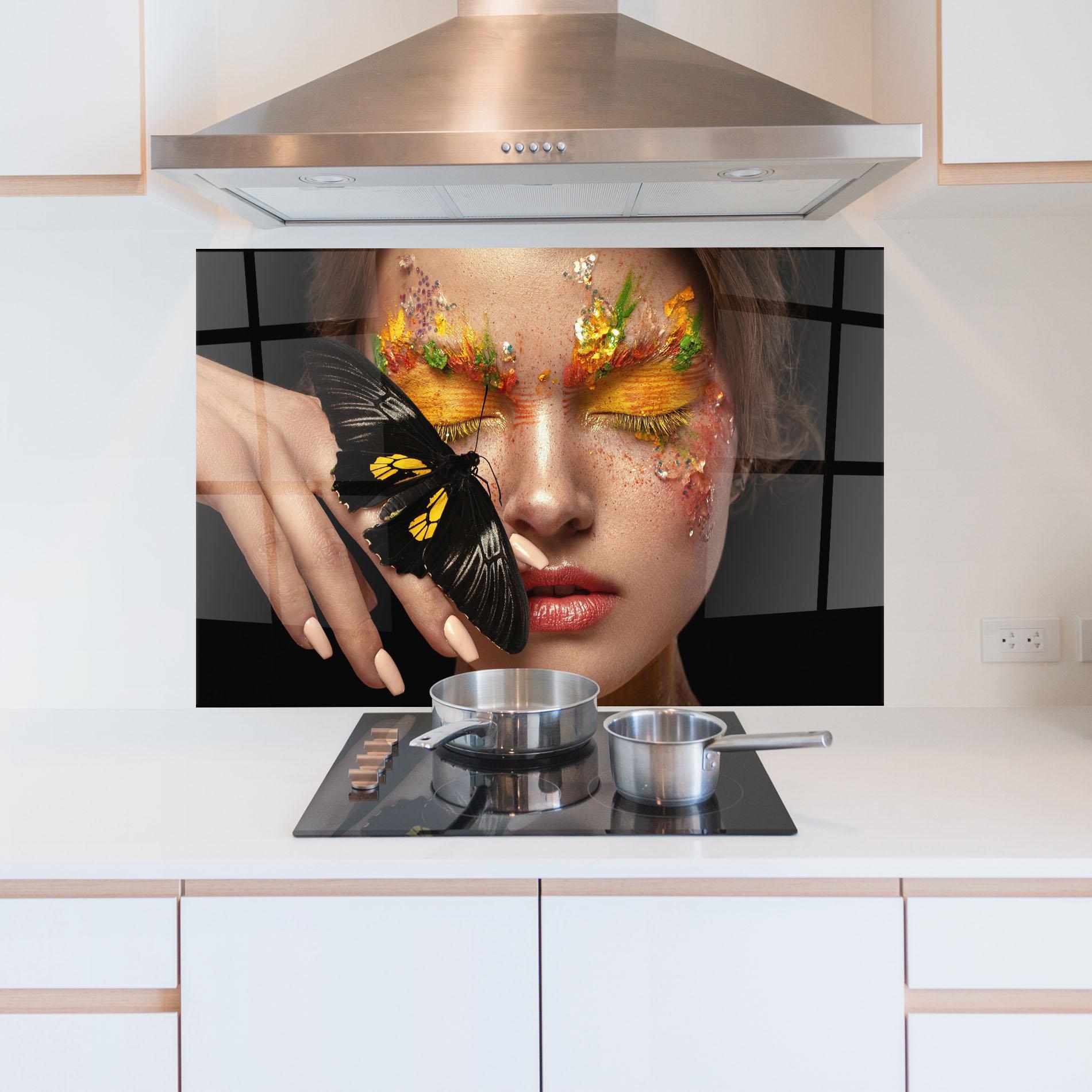 Konyhai üveg hátfal Pretty Butterflu Makeup mockup 5