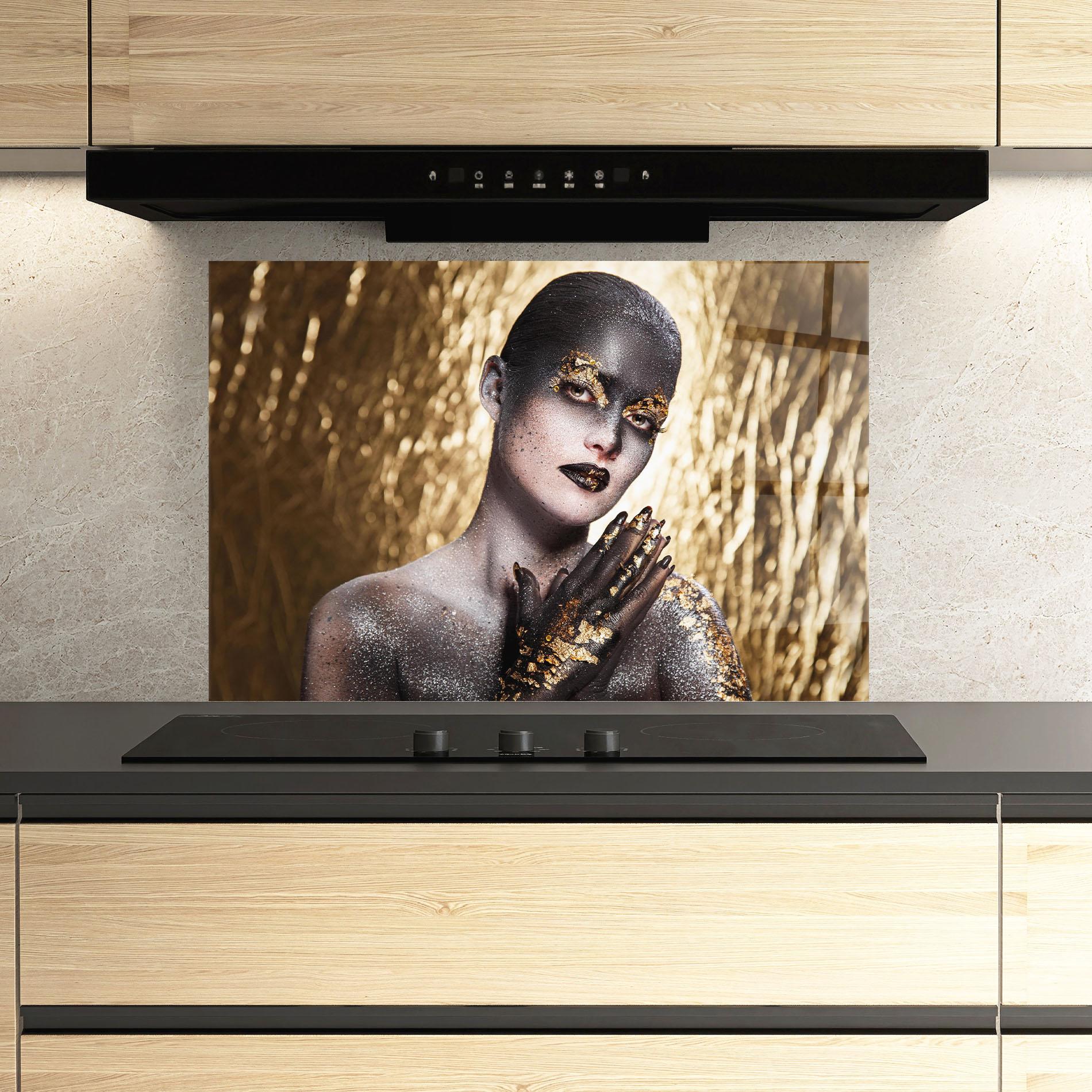 Konyhai üveg hátfal Gold Artistic Makeup mockup 3