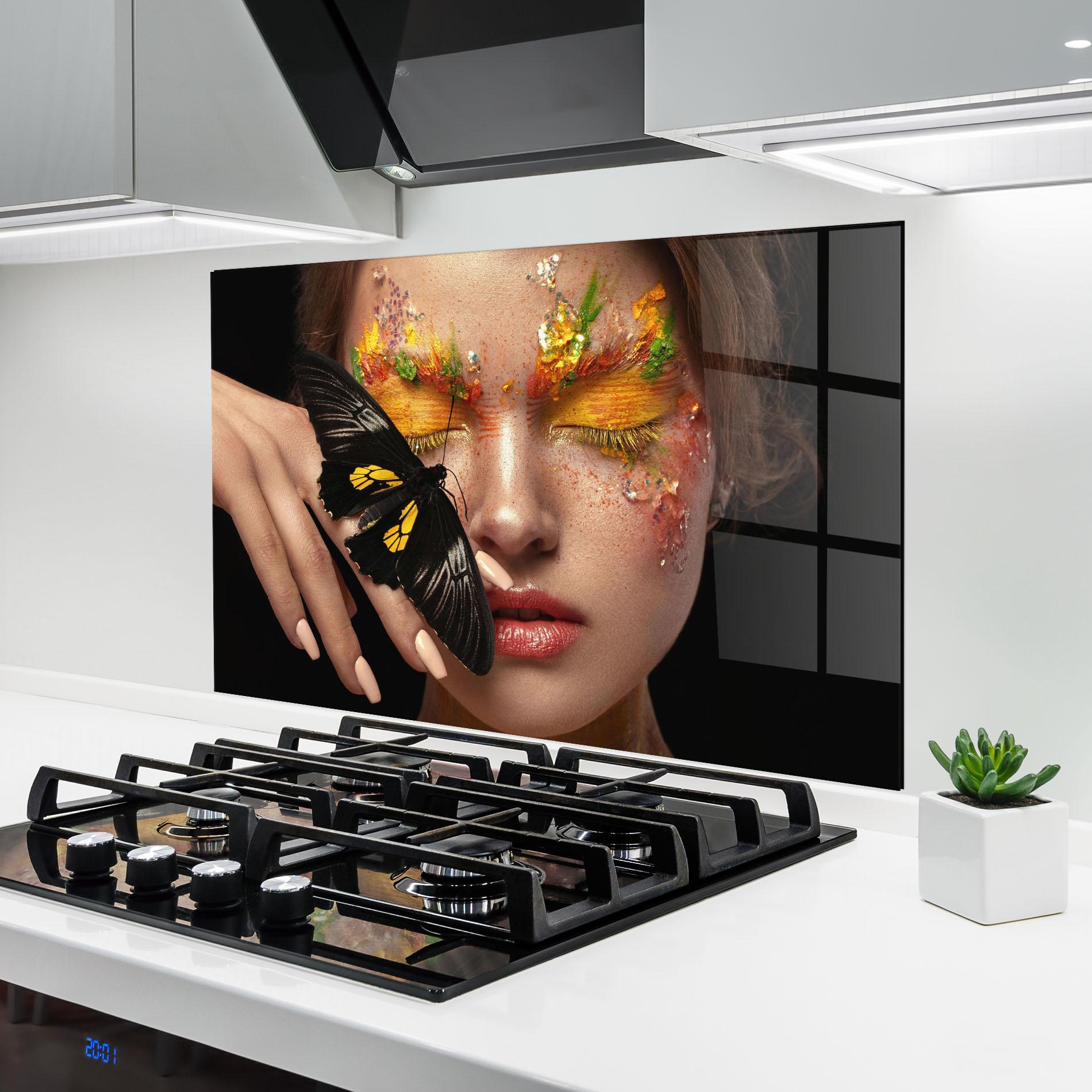 Konyhai üveg hátfal Pretty Butterflu Makeup mockup 6