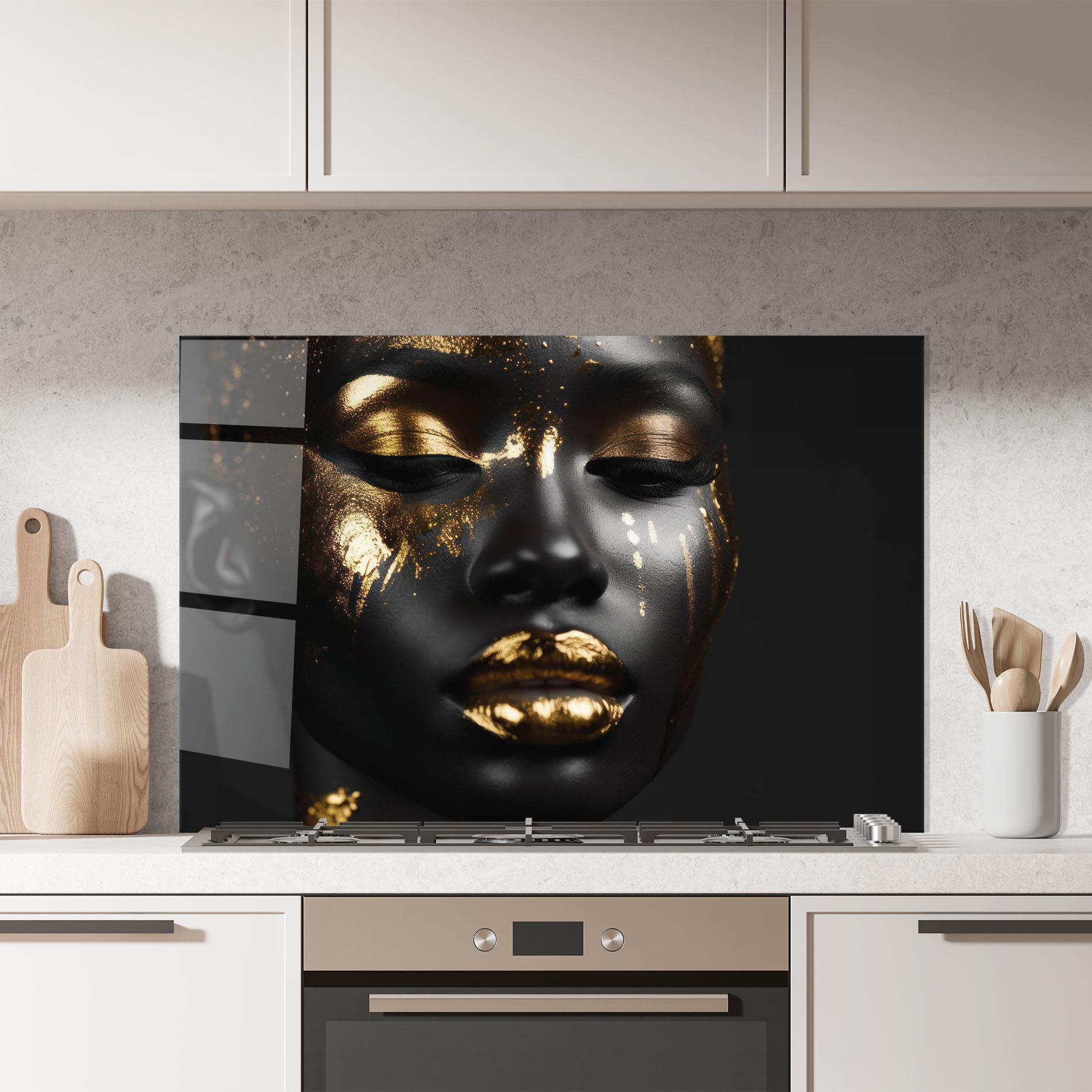 Konyhai üveg hátfal Gold Eyes Makeup mockup 7