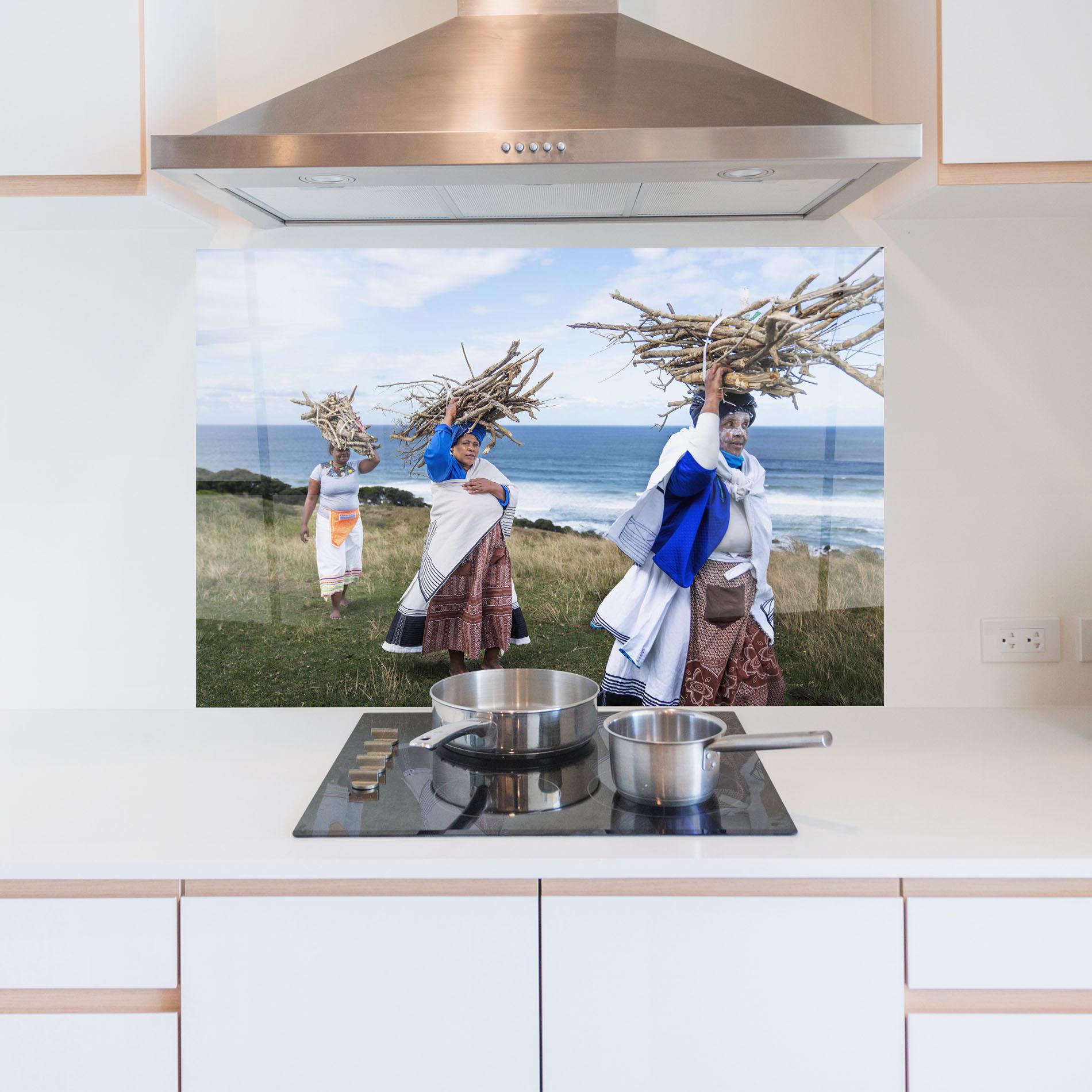 Konyhai üveg hátfal Indigenous People mockup 5