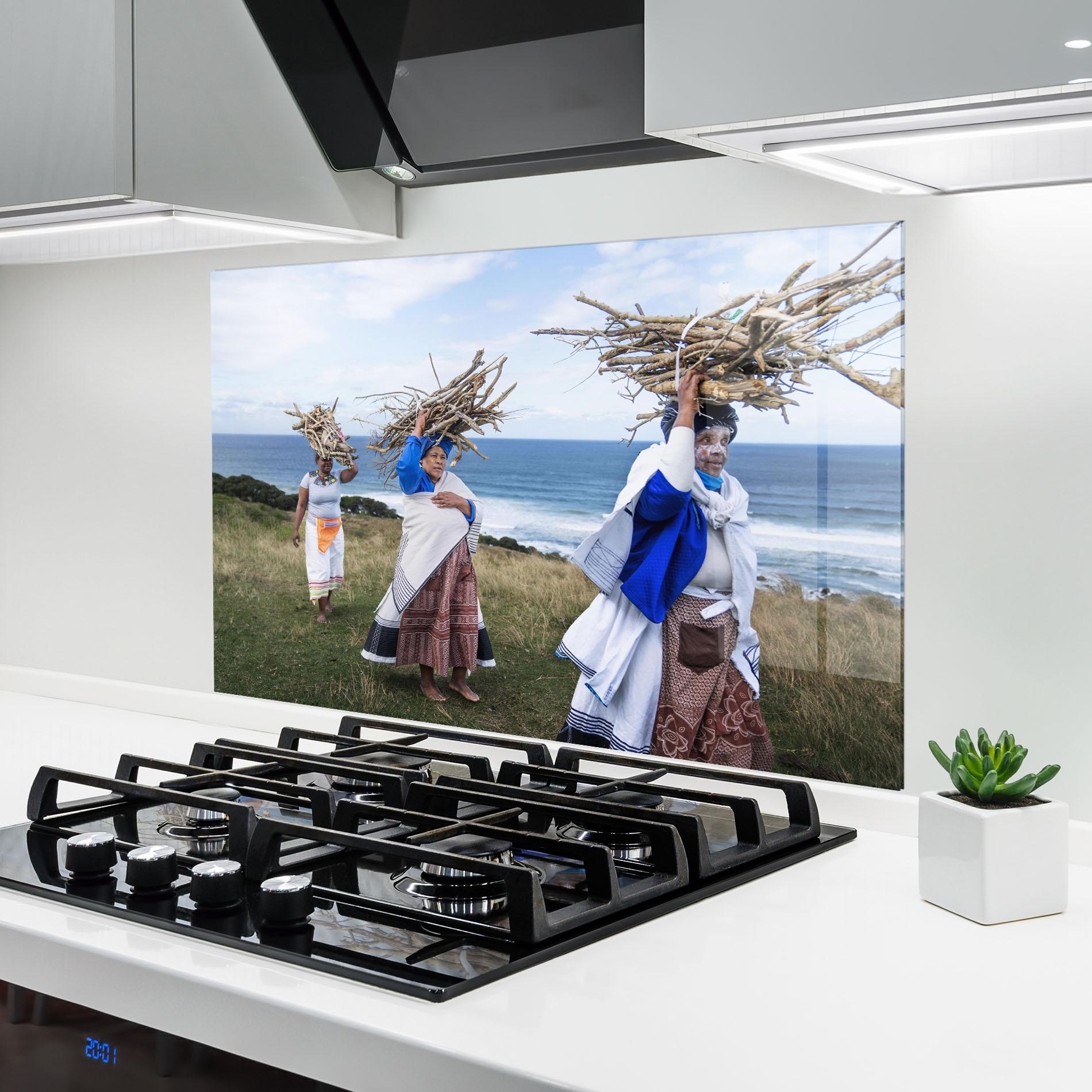 Konyhai üveg hátfal Indigenous People mockup 6